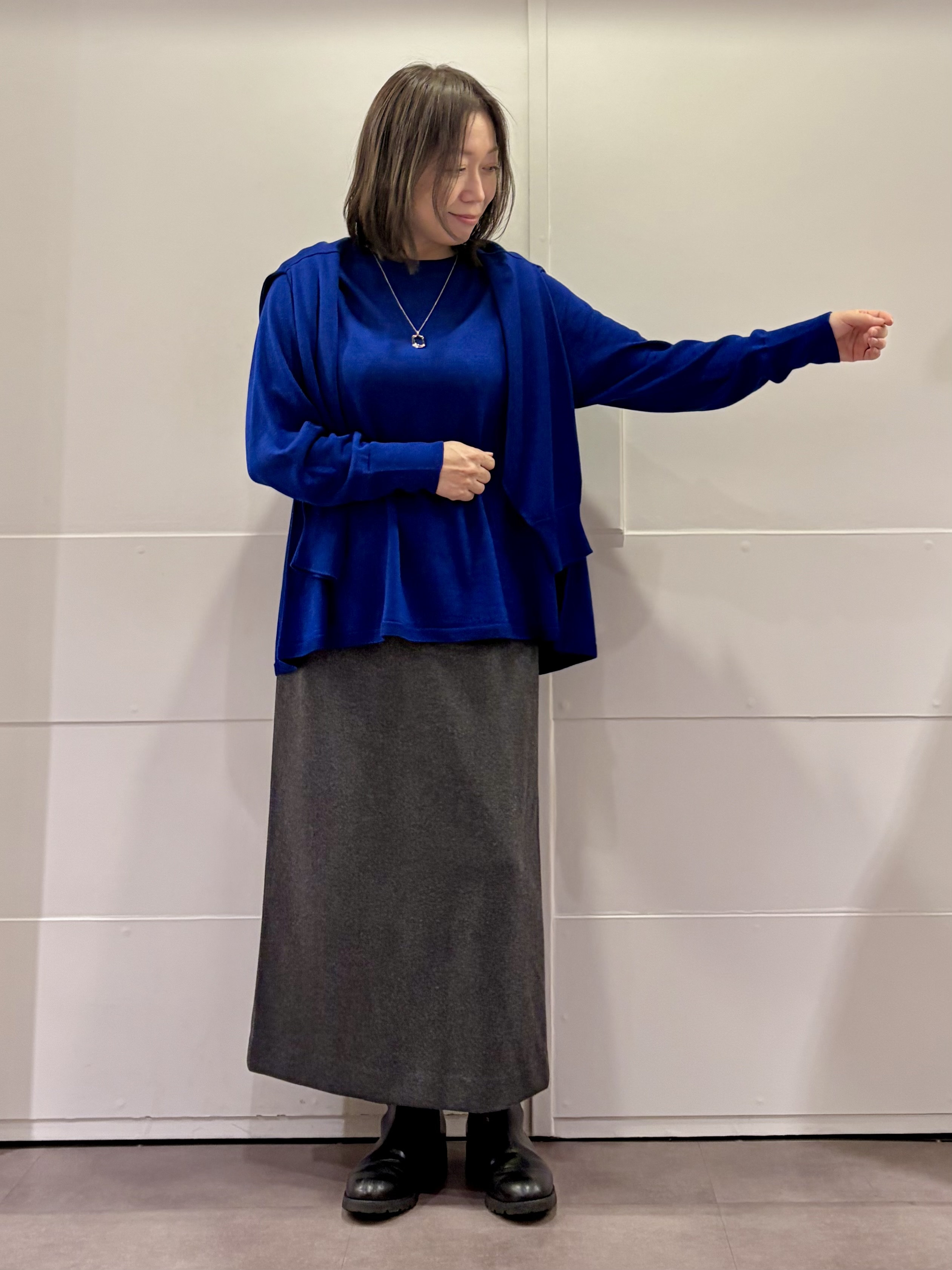 TOKOさんの「UNTITLED｜【きれいに体型カバー/8色展開】Aラインシルエットニットプルオーバー」を使ったコーディネート