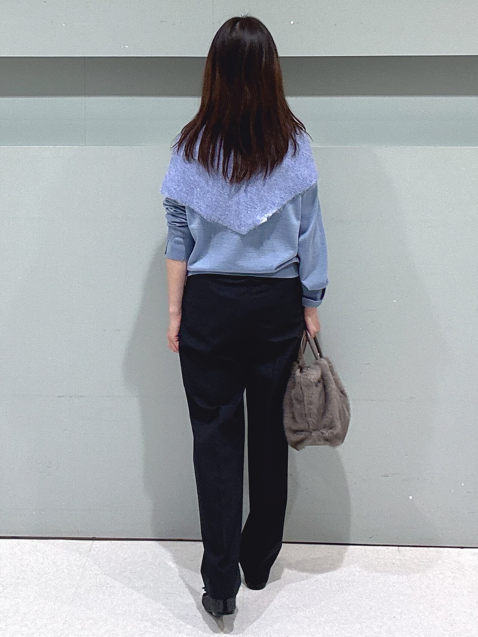 makiさんの「UNTITLED｜【アンサンブル可能/オンオフ使える】シルクウールカシミヤプルオーバー」を使ったコーディネート