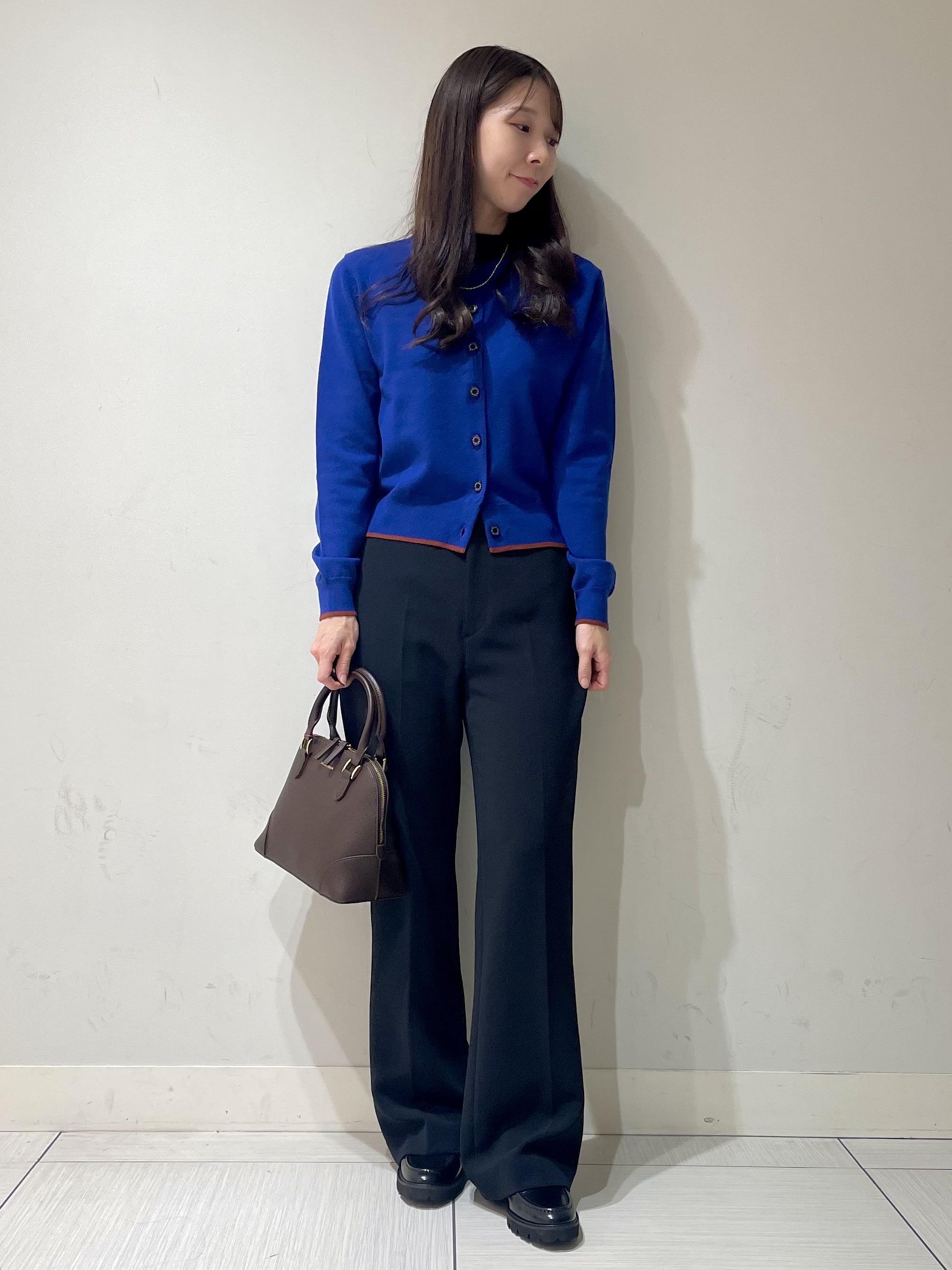 ことさんの「DRESSTERIOR｜【STORY11月号掲載】ゼニアバル―ファキャッシュウールクルーネックカーディガン」を使ったコーディネート