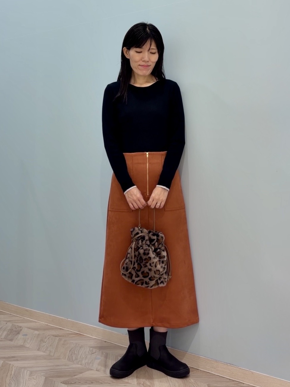 大西直穂さんの「SHOO･LA･RUE｜【毛玉になりにくい/S-LL/洗濯機可】ボートネックで首元美しく やわらかリブニット」を使ったコーディネート