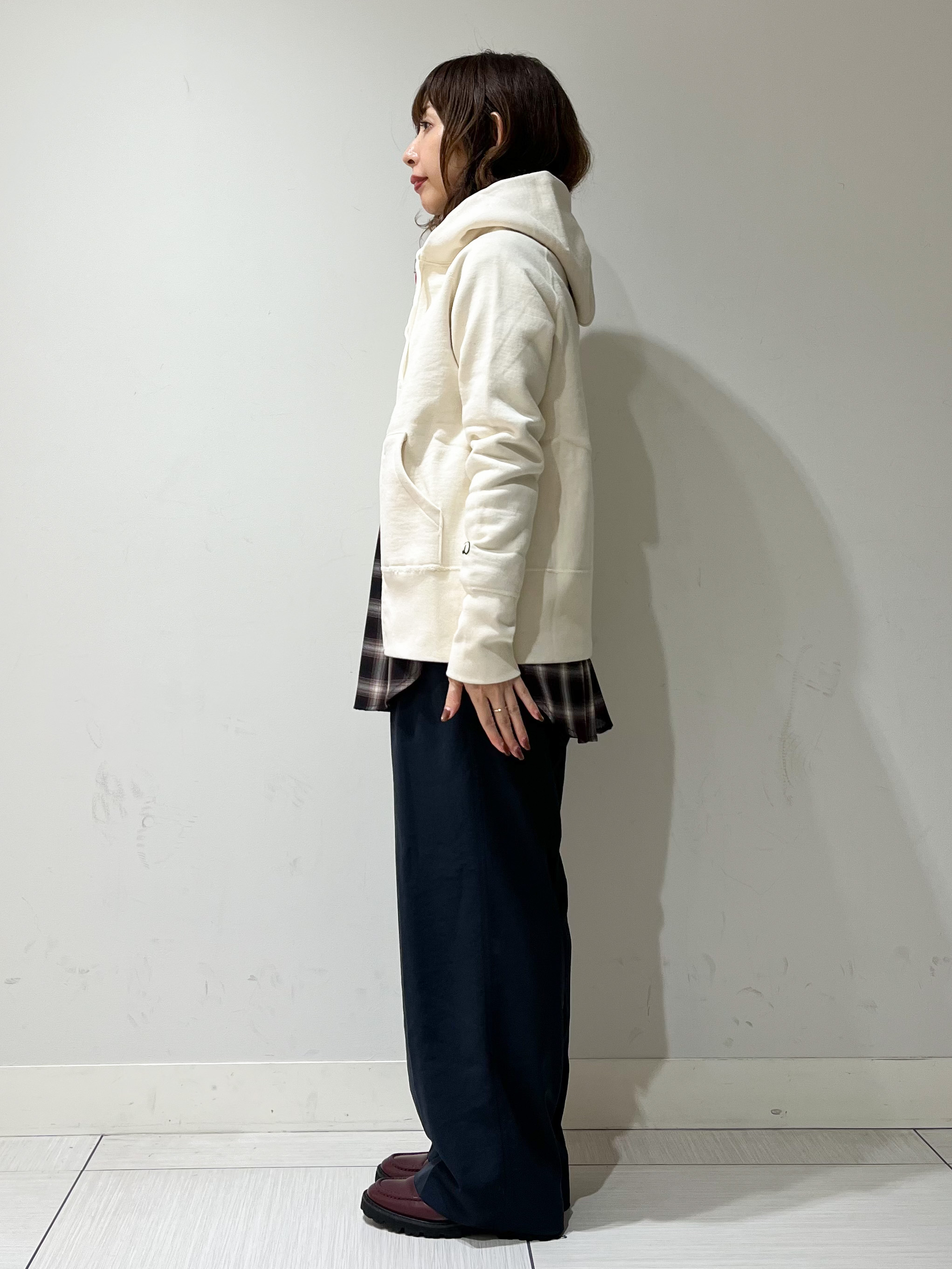 じゅんさんの「DRESSTERIOR｜デキシー吊裏毛ジップアップパーカ」を使ったコーディネート