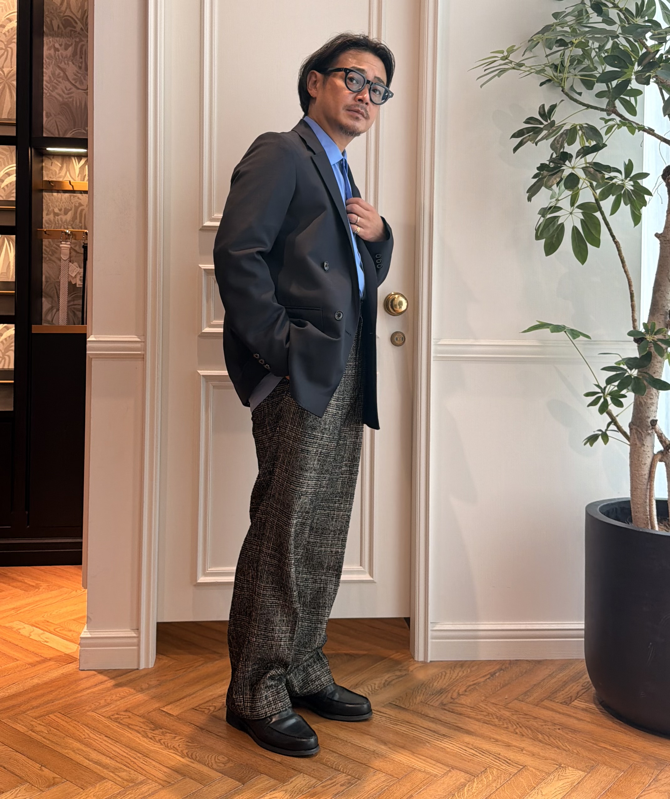 鶴田大士さんの「DRESSTERIOR｜【干場義雅&times;MOVB&times;DRESSTERIOR】シドグラスシャツ」を使ったコーディネート