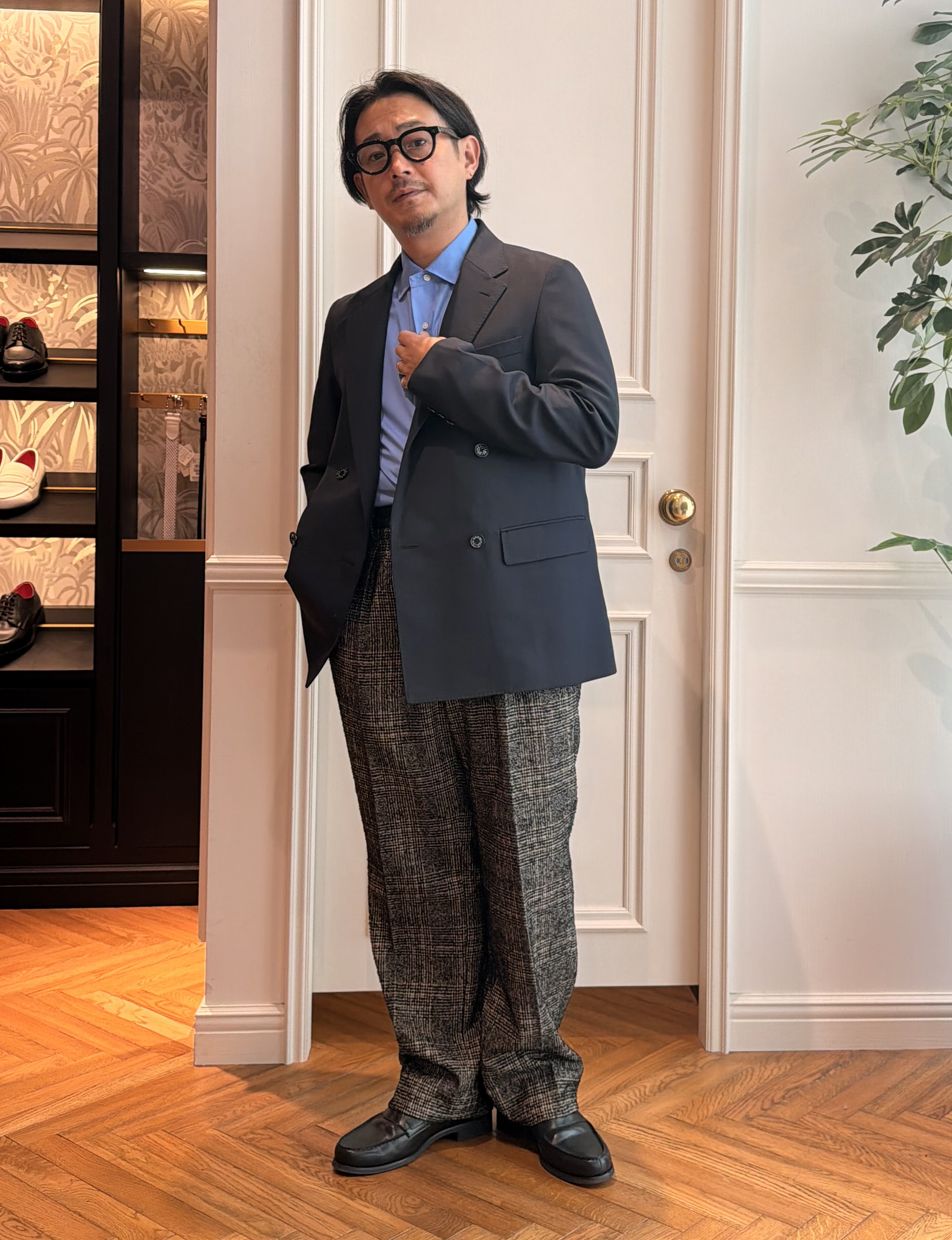 鶴田大士さんの「DRESSTERIOR｜【干場義雅&times;MOVB&times;DRESSTERIOR】シドグラスシャツ」を使ったコーディネート