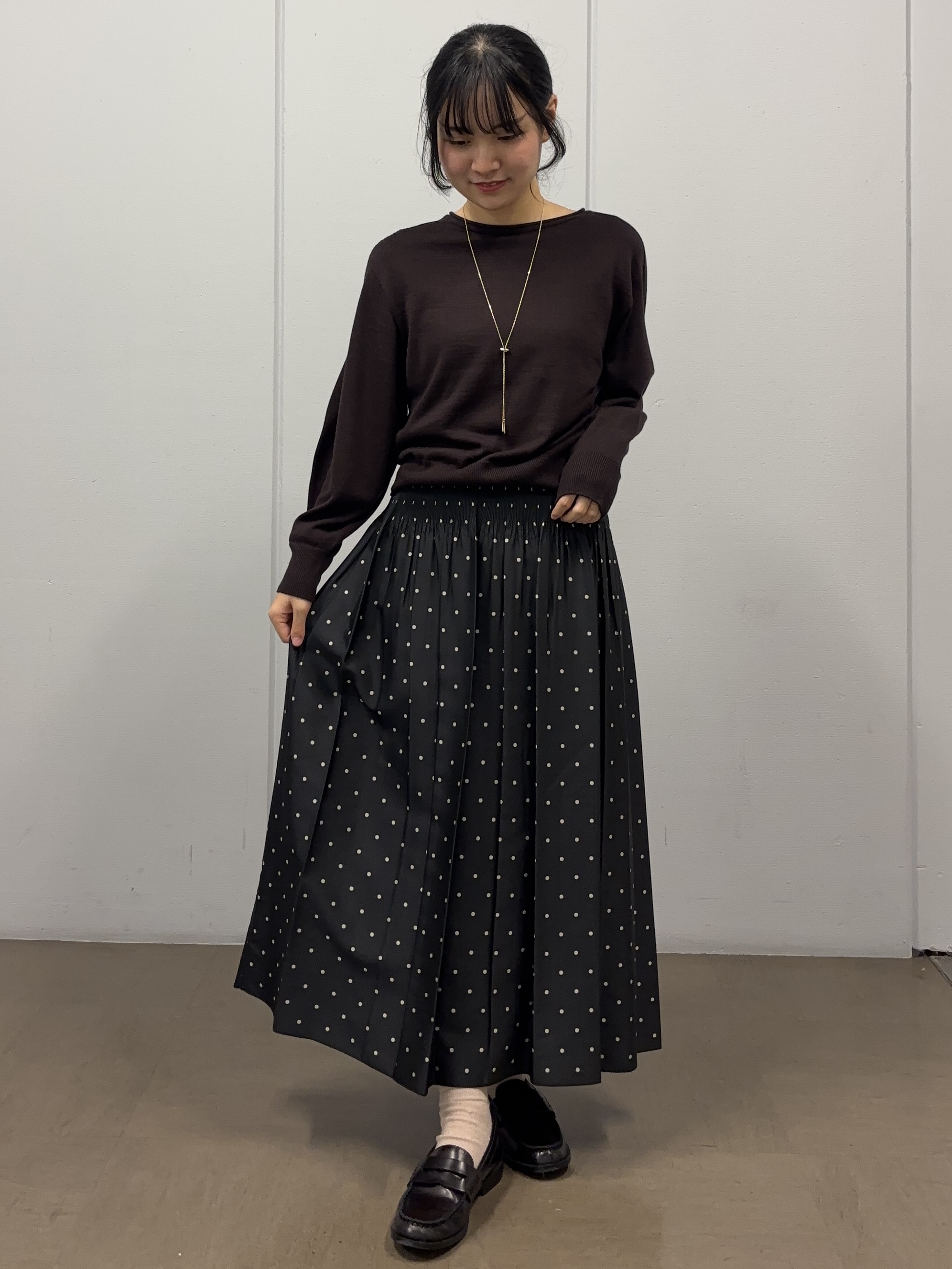 岩本優さんの「UNTITLED｜【店頭人気！/8色展開】ボリュームスリーブニットプルオーバー」を使ったコーディネート