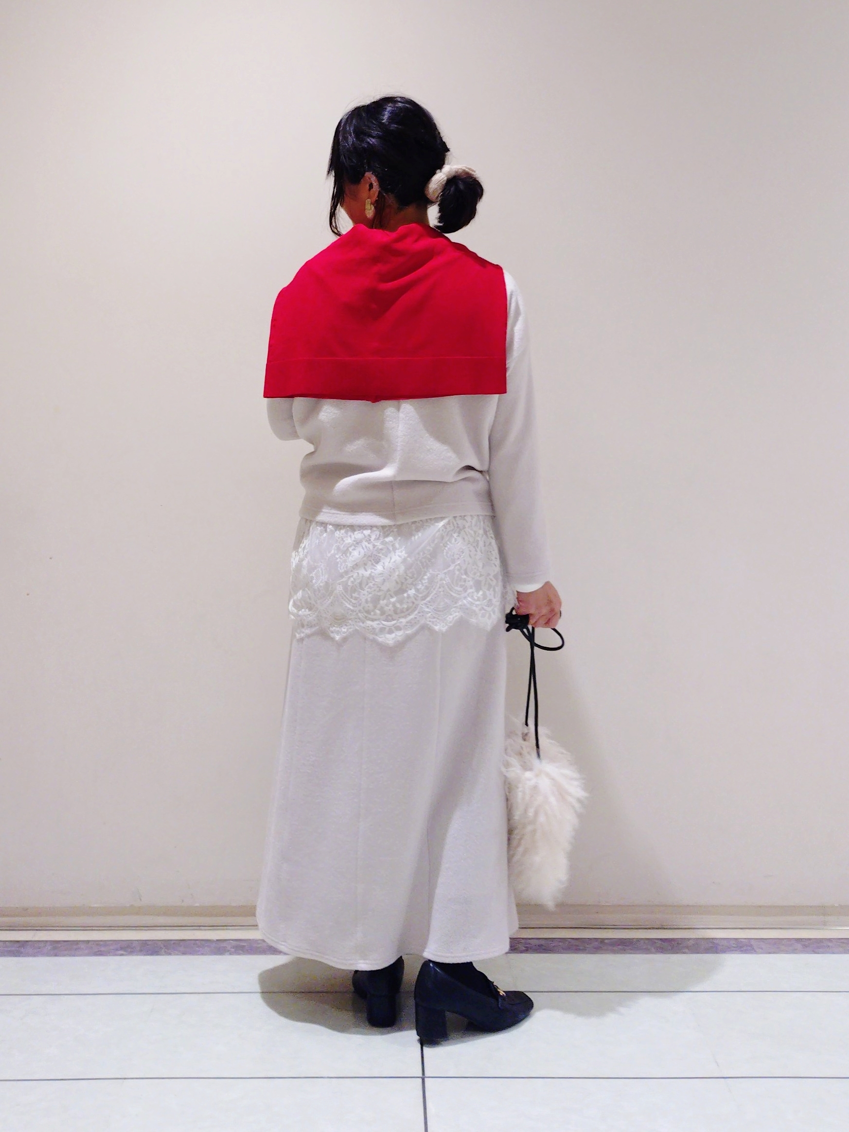 TOMOMIさんの「INDIVI｜【風合い柔らか／SETUP可】ブークレ起毛ジャージフレアスカート」を使ったコーディネート