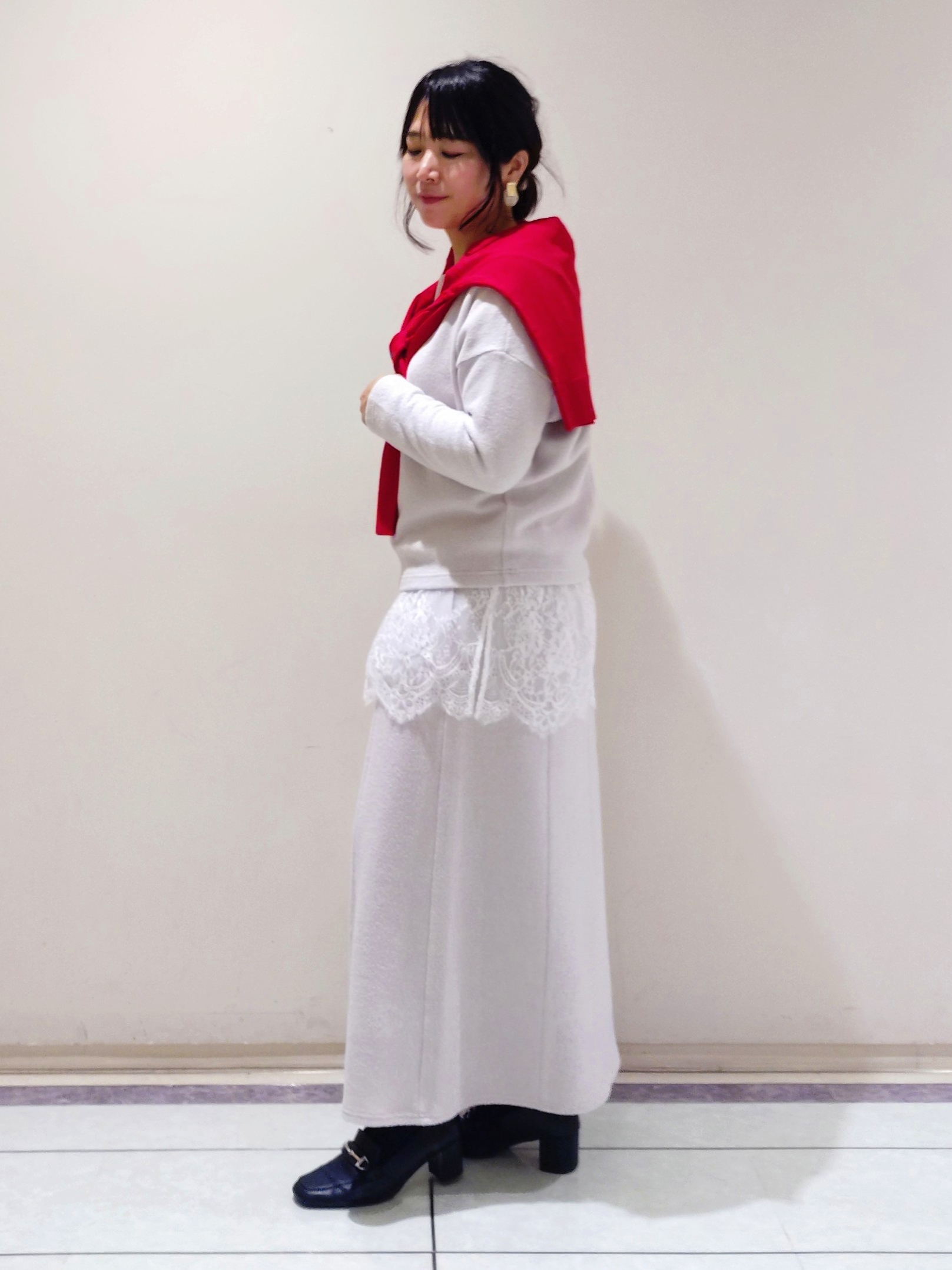 TOMOMIさんの「INDIVI｜【風合い柔らか／SETUP可】ブークレ起毛ジャージフレアスカート」を使ったコーディネート