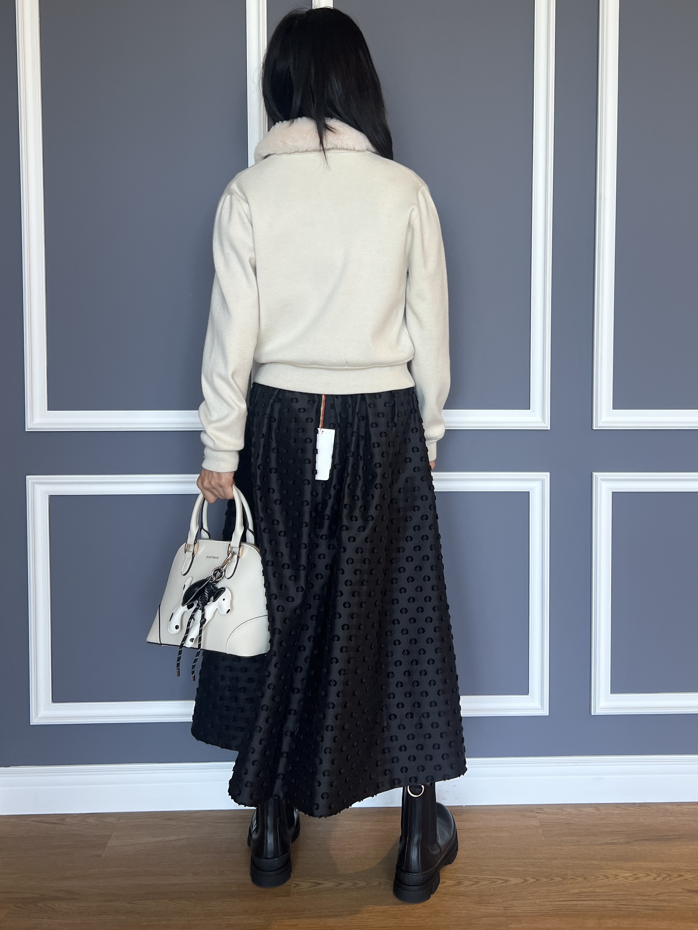 misaさんの「DRESSTERIOR｜【STORY11月号掲載】モノトーンドッグチャーム」を使ったコーディネート
