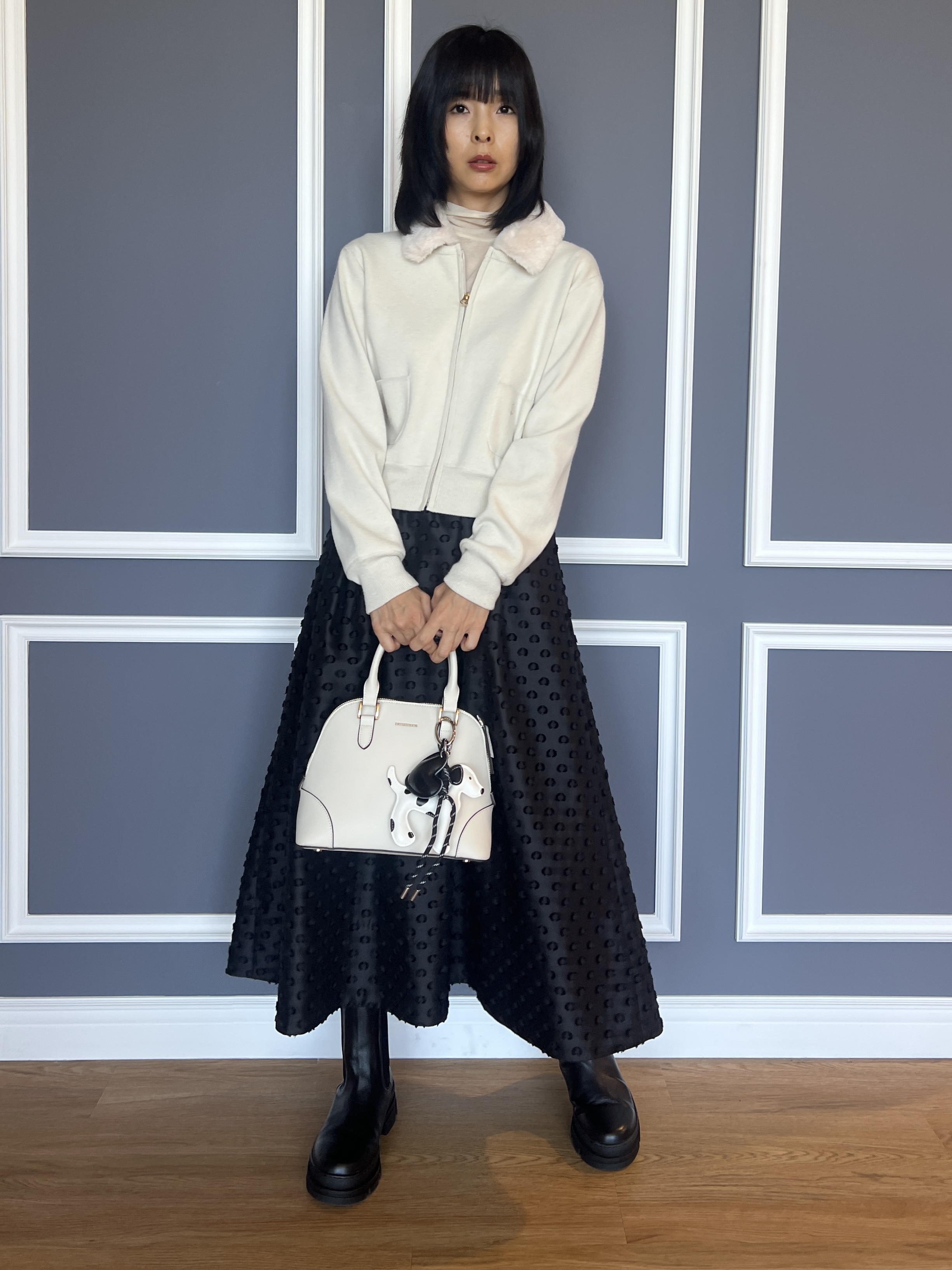 misaさんの「DRESSTERIOR｜【STORY11月号掲載】モノトーンドッグチャーム」を使ったコーディネート