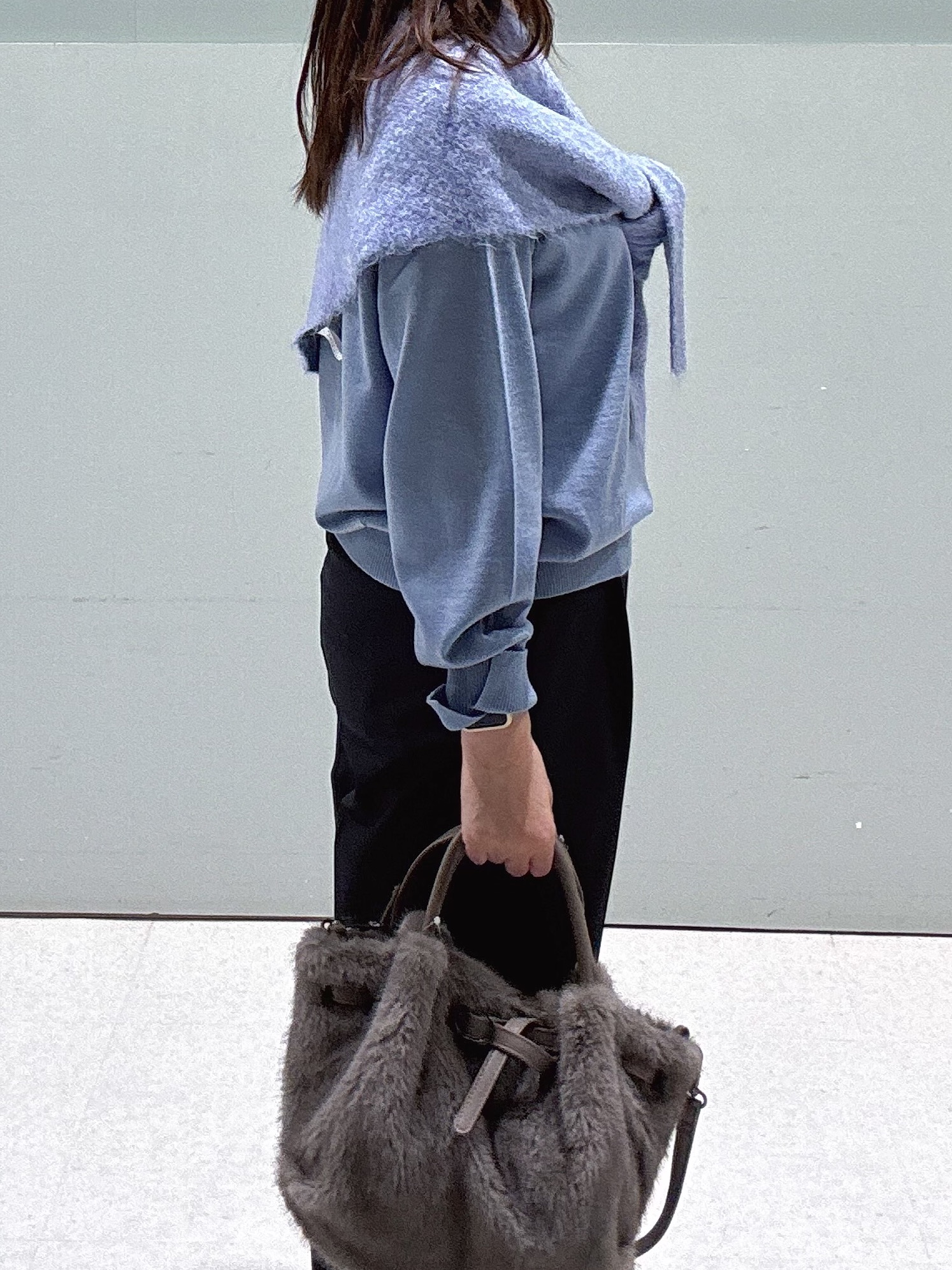 makiさんの「UNTITLED｜【アンサンブル可能/オンオフ使える】シルクウールカシミヤプルオーバー」を使ったコーディネート