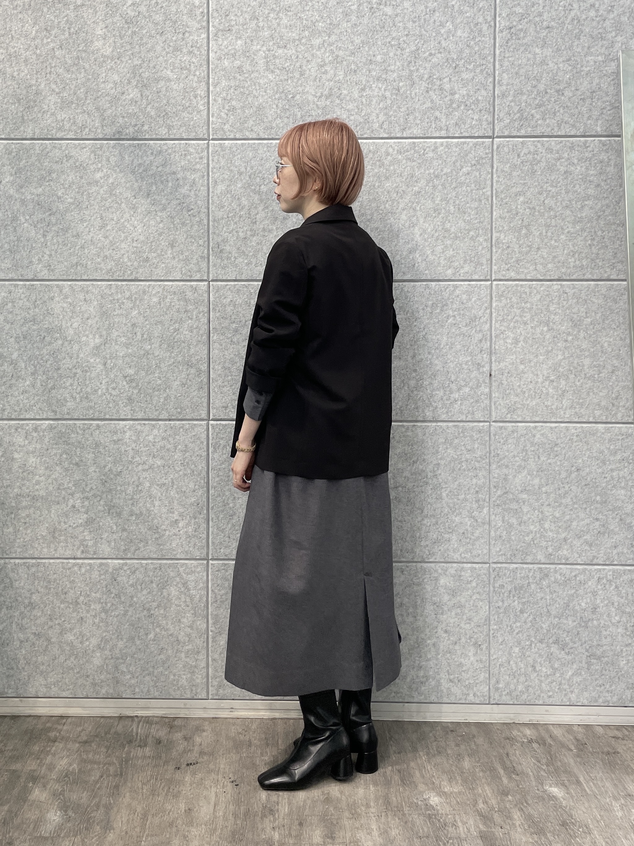 mikuさんの「INDIVI｜【MILLELA FIRENZE】スタッズ付き巾着レザーバッグ」を使ったコーディネート