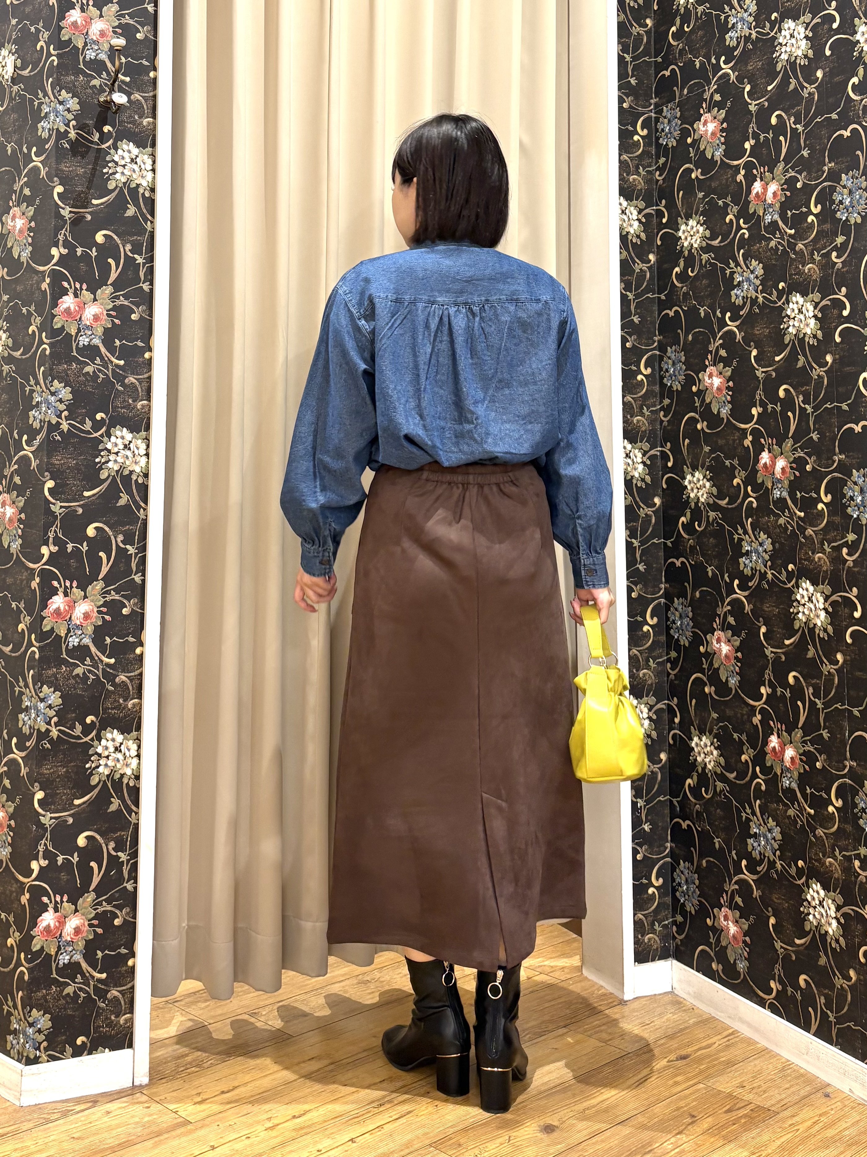ネリさんの「SHOO･LA･RUE｜【S-LL/洗濯機可】華やぐデニムボウタイリボンシャツ」を使ったコーディネート