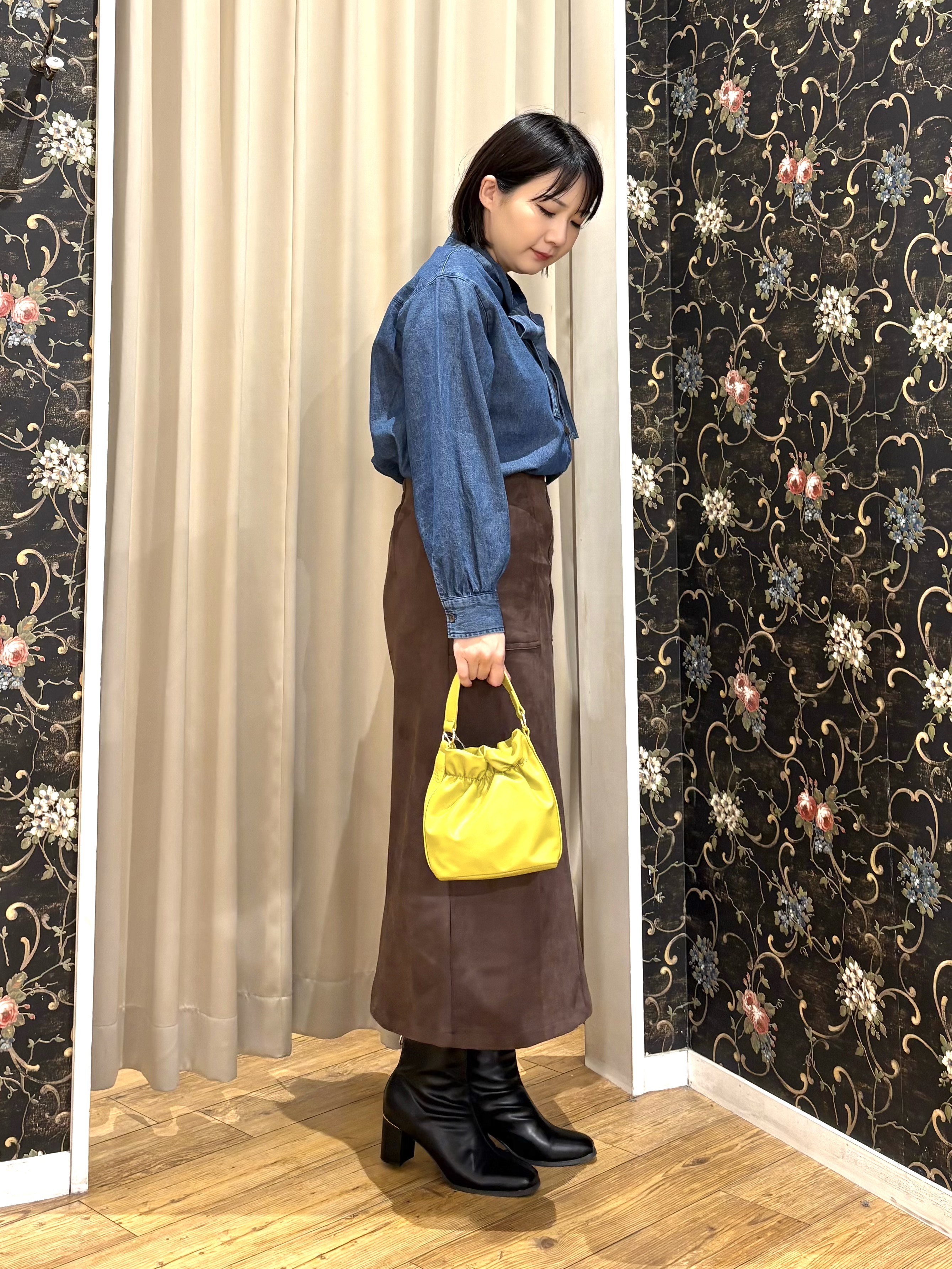 ネリさんの「SHOO･LA･RUE｜【S-LL/洗濯機可】華やぐデニムボウタイリボンシャツ」を使ったコーディネート