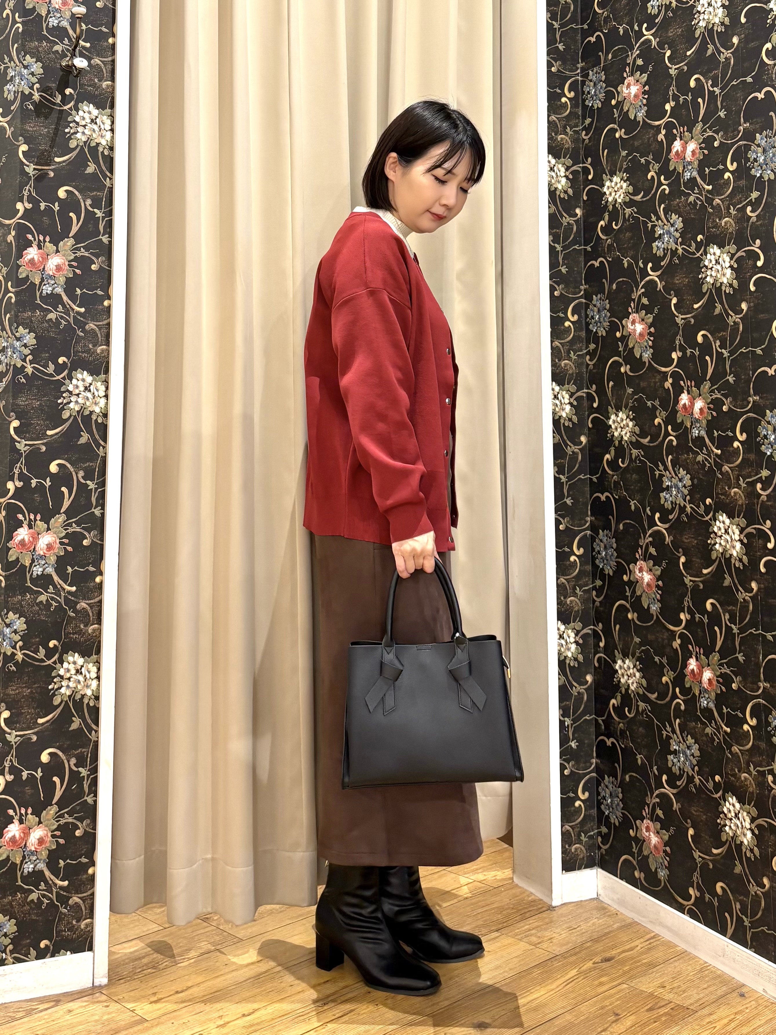 ネリさんの「SHOO･LA･RUE｜【セットアップ可/洗濯機可】軽やかに羽織れる スポンディッシュ ニットカーディガン」を使ったコーディネート