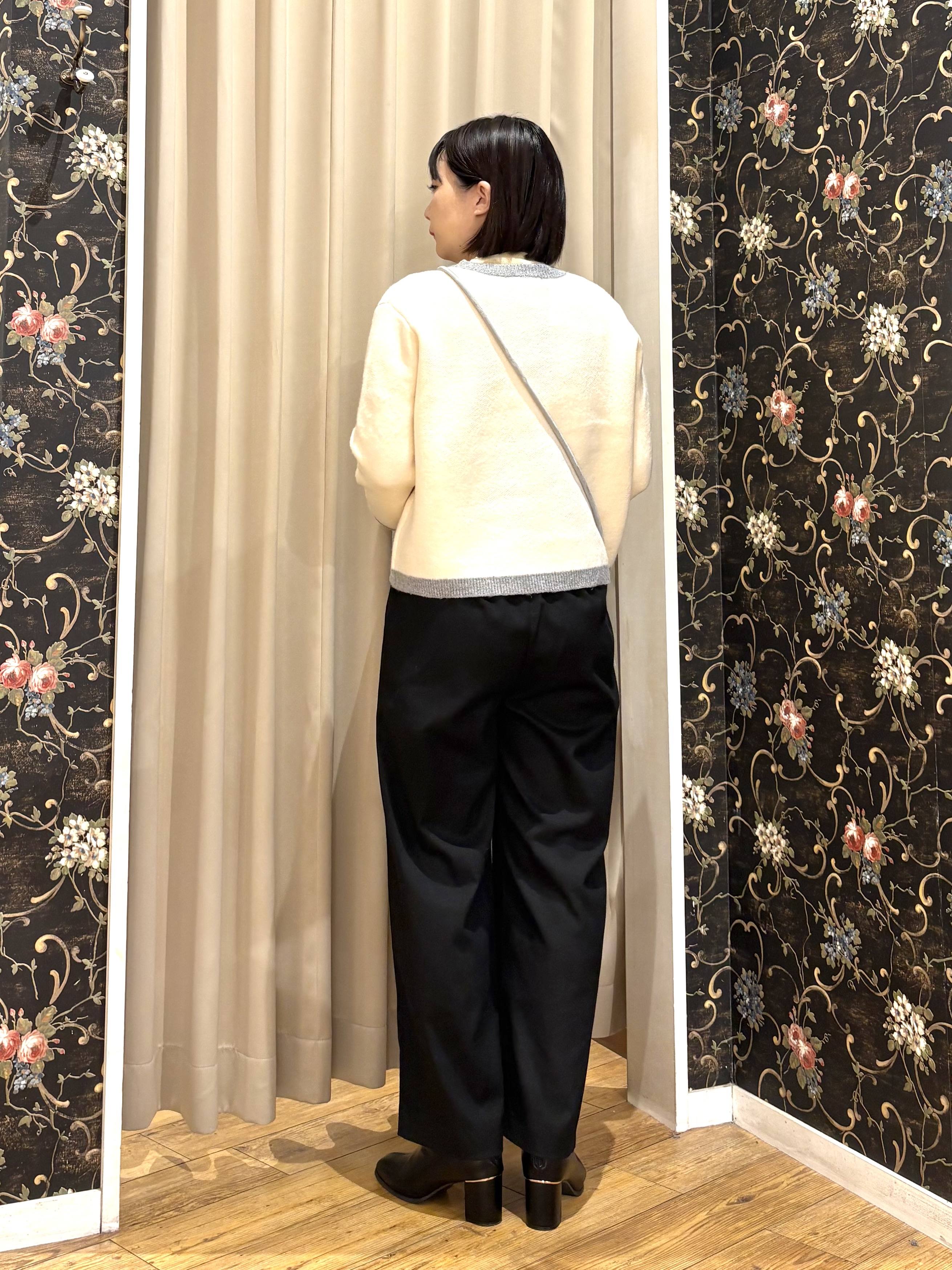 ネリさんの「SHOO･LA･RUE｜【洗濯機可/S-LL】ジャケット感覚で着られる バイカラーニットカーディガン」を使ったコーディネート