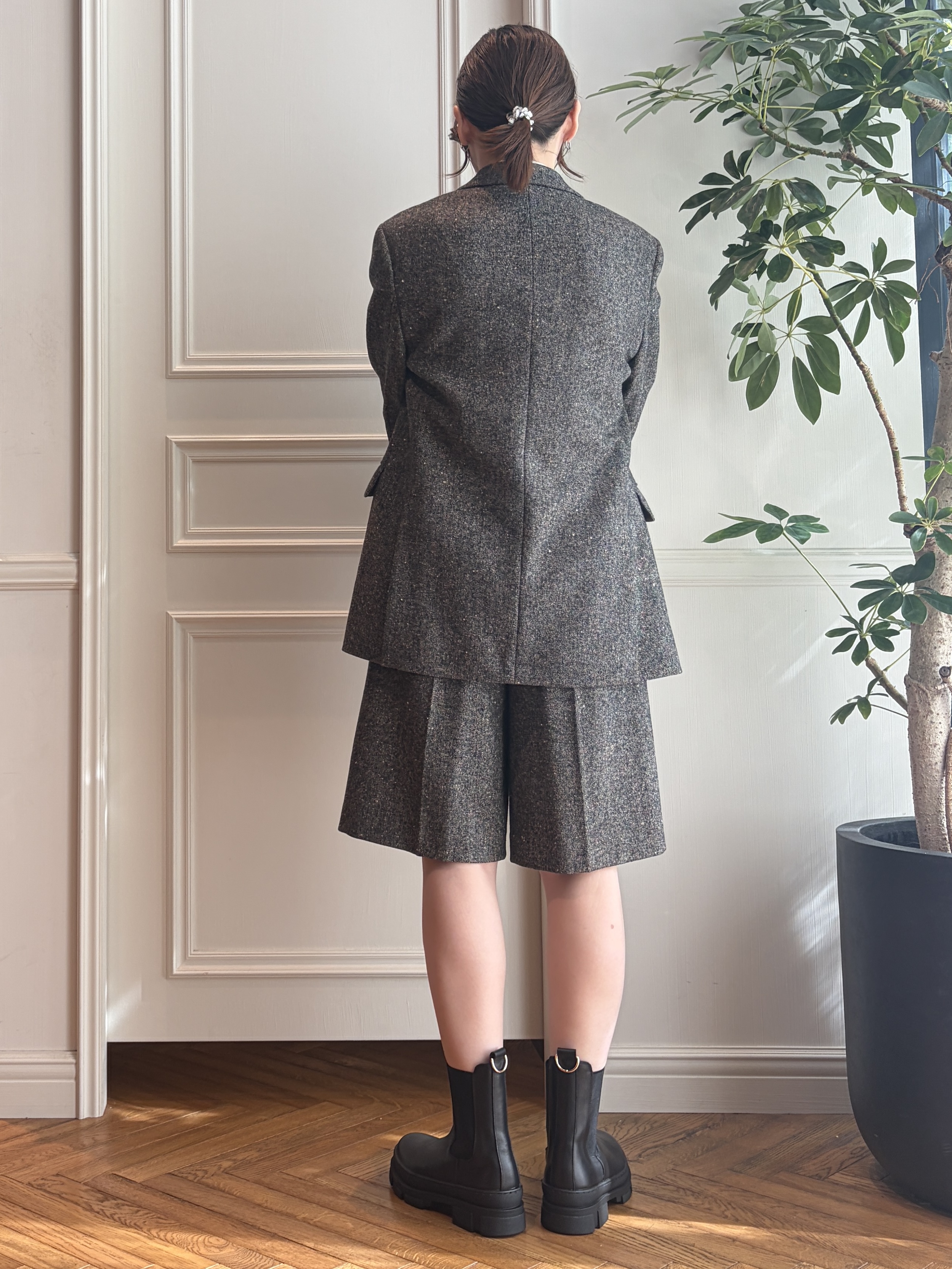 nakaoさんの「DRESSTERIOR｜【セットアップ可】ネップツイードバミューダパンツ」を使ったコーディネート