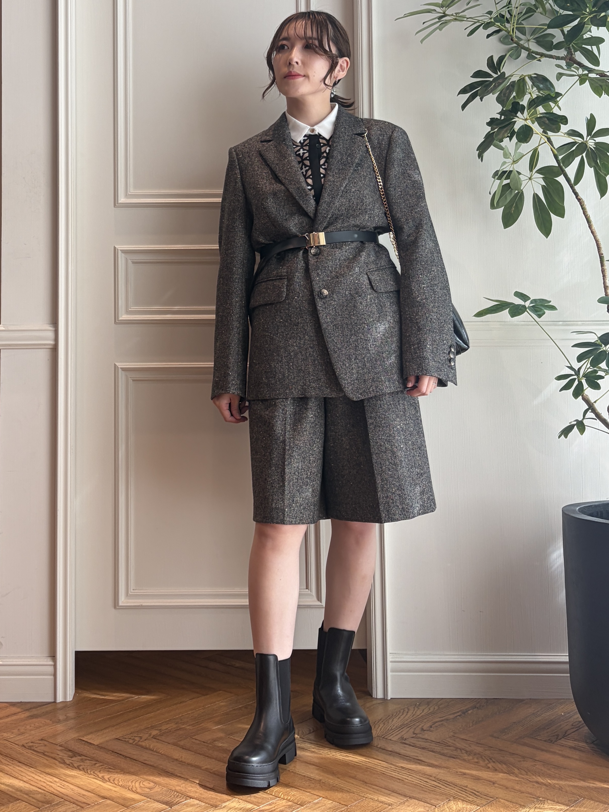 nakaoさんの「DRESSTERIOR｜【セットアップ可】ネップツイードバミューダパンツ」を使ったコーディネート