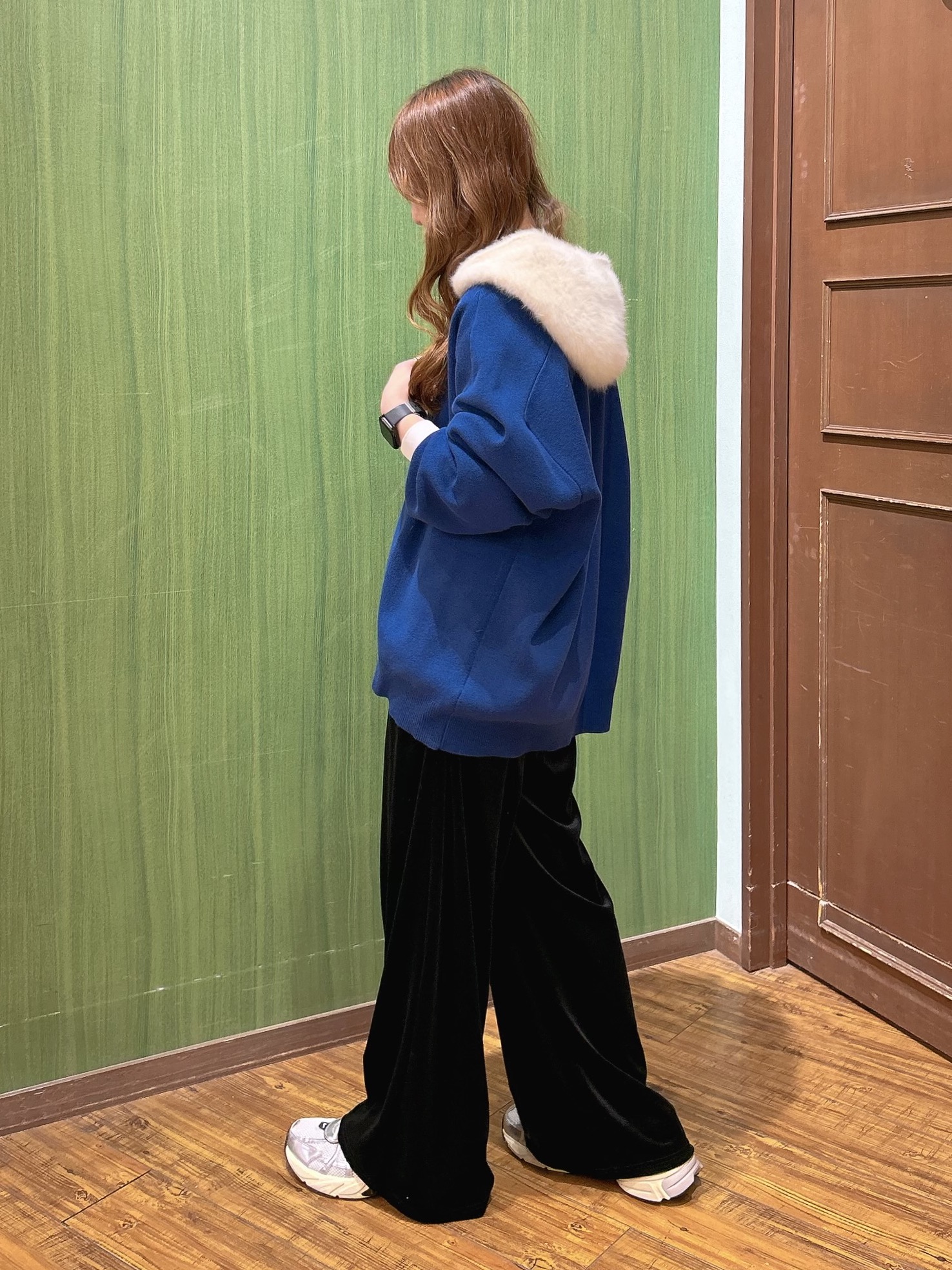 かおりさんの「SHOO･LA･RUE｜【毛玉になりにくい/S-LL/洗濯機可/体型カバー】Vネックゆったりカーディガン」を使ったコーディネート