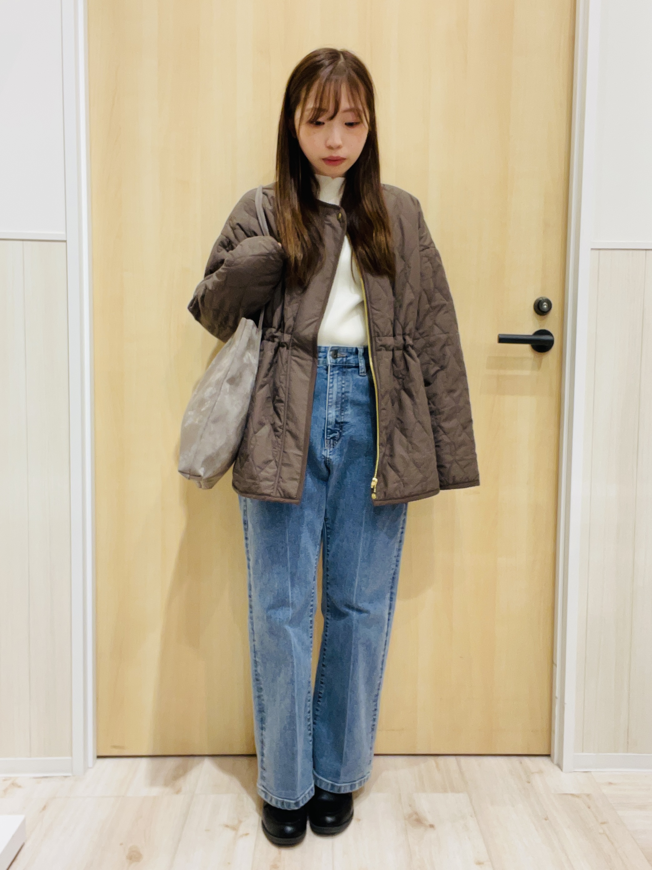 minamiさんの「SHOO･LA･RUE｜【撥水/S-LL/洗濯機可】ウエスト絞れる キルト中綿ジャケット」を使ったコーディネート