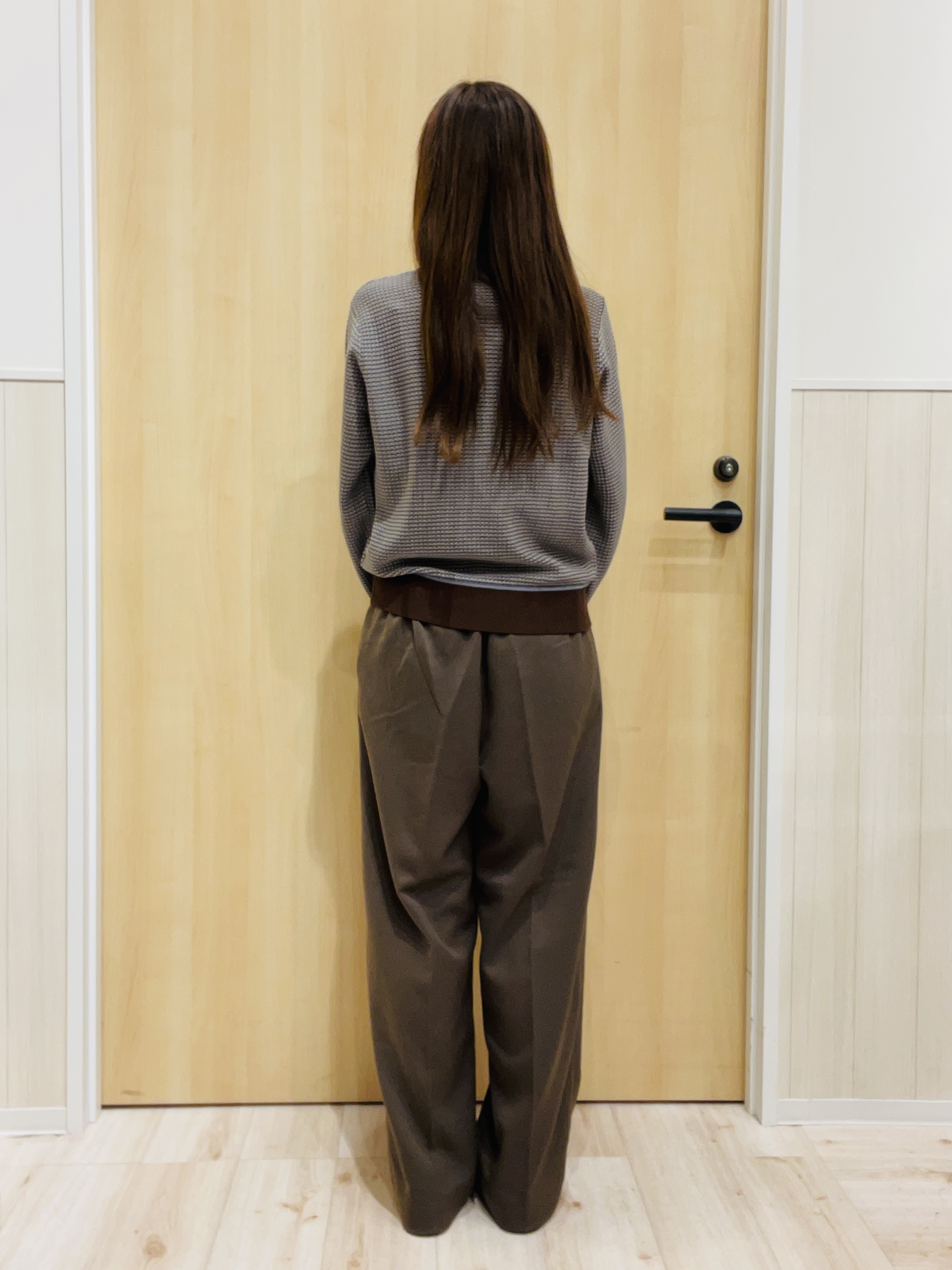 minamiさんの「SHOO･LA･RUE｜【S-LL/洗濯機可】1枚でサマになる カノコ編み配色クルーネックニット」を使ったコーディネート