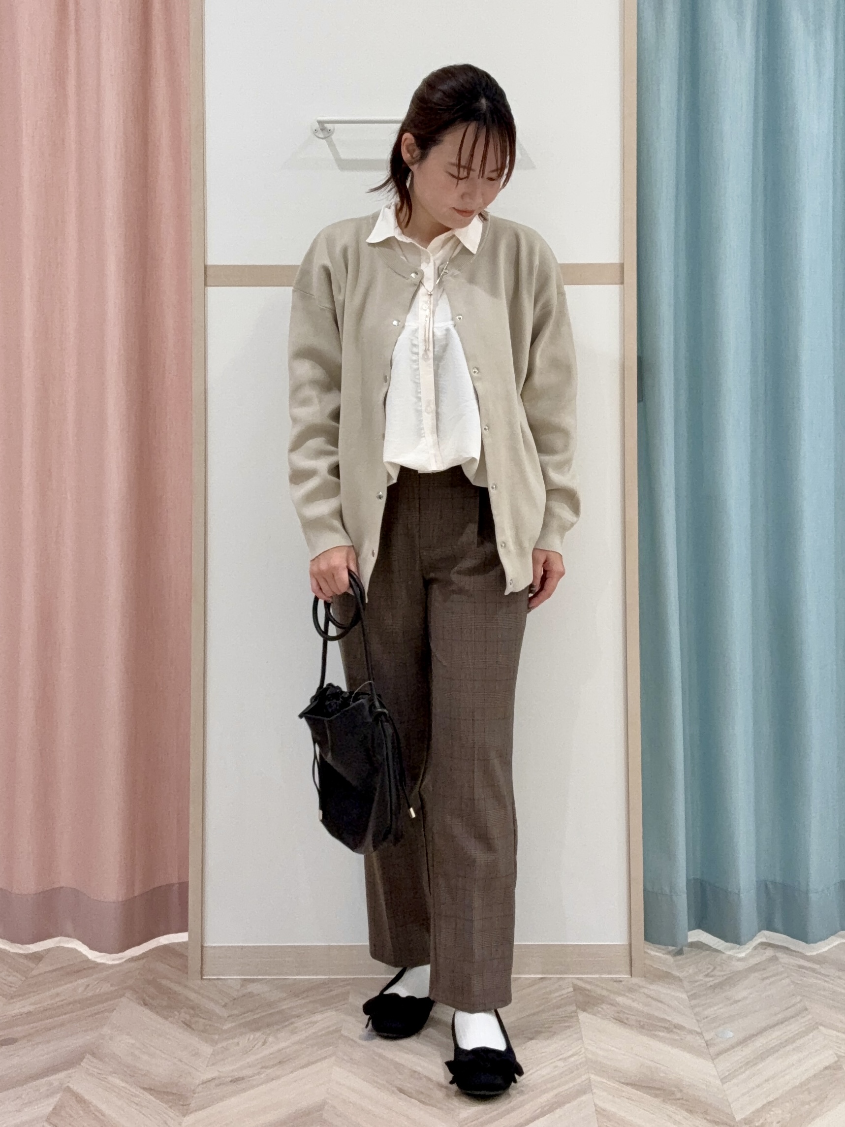 kさんの「SHOO･LA･RUE｜【S-LL/洗濯機可】インせず即こなれる 裾バルーンシャツ」を使ったコーディネート