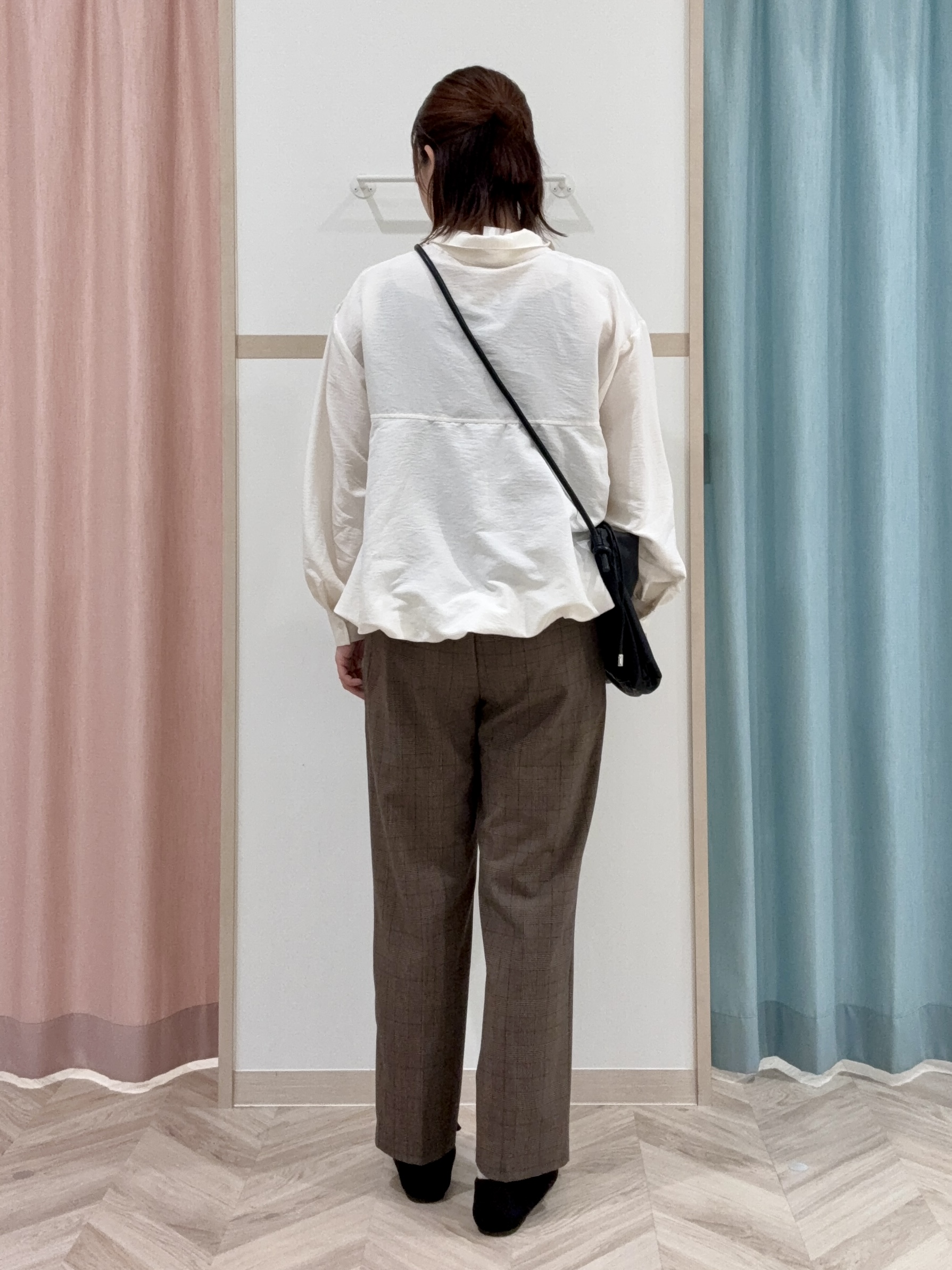 kさんの「SHOO･LA･RUE｜【S-LL/洗濯機可】インせず即こなれる 裾バルーンシャツ」を使ったコーディネート