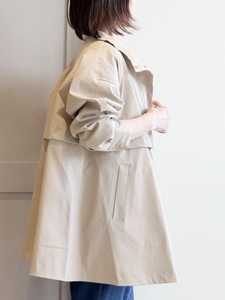 yamakoさんの「grove｜【撥水／シルエット2WAY】ゆったり着られて体型カバー◎ スタンドネック テントラインコート」を使ったコーディネート