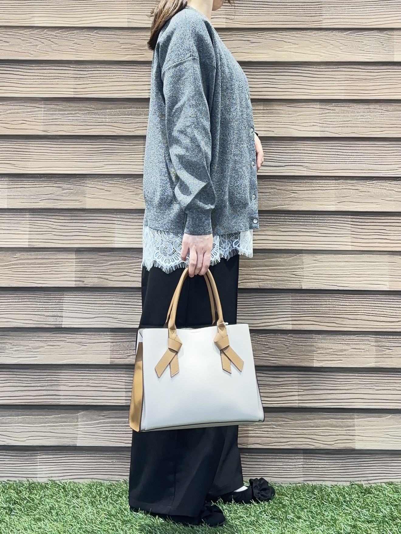 himiさんの「SHOO･LA･RUE｜【セットアップ可/洗濯機可】軽やかに羽織れる スポンディッシュ ニットカーディガン」を使ったコーディネート