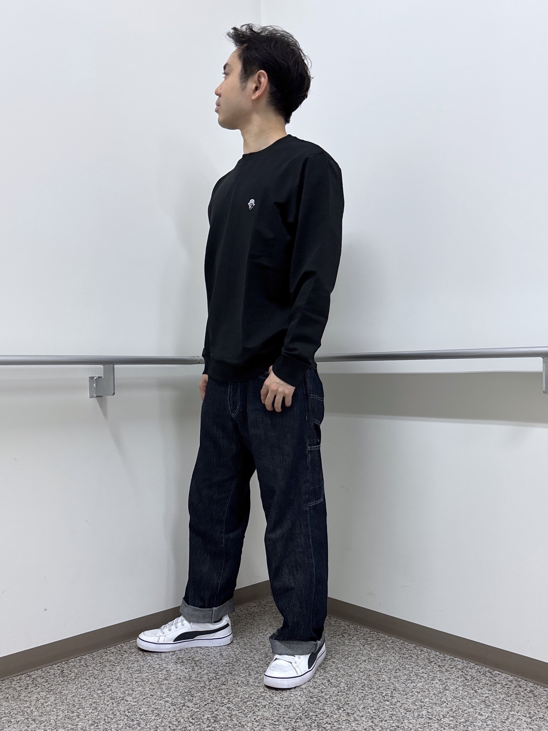 KEIさんの「TAKEO KIKUCHI｜ワンポイント刺繍 ミニ裏毛 プルオーバージャージ」を使ったコーディネート