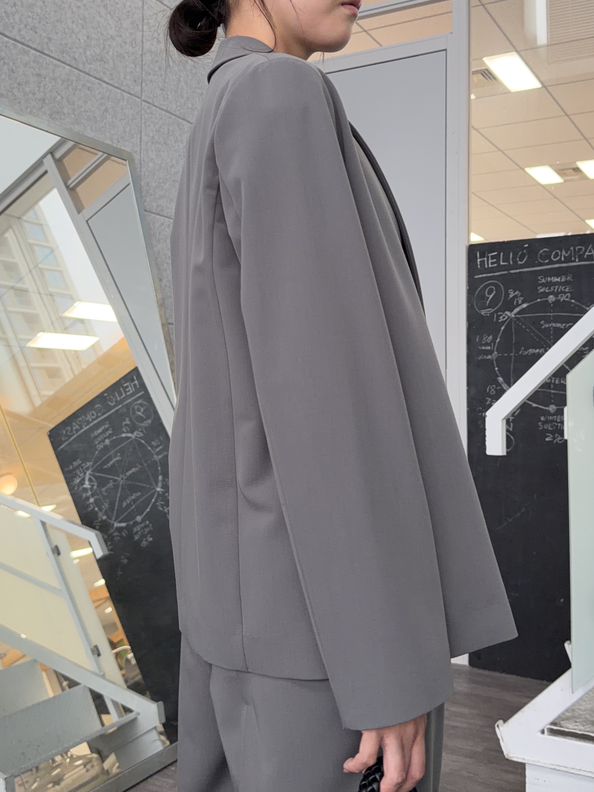 ririkaさんの「INDIVI｜Comfy Set Up｜ダブルブレストイージージャケット【LIVE紹介／上枝みどりさん着用／セット」を使ったコーディネート