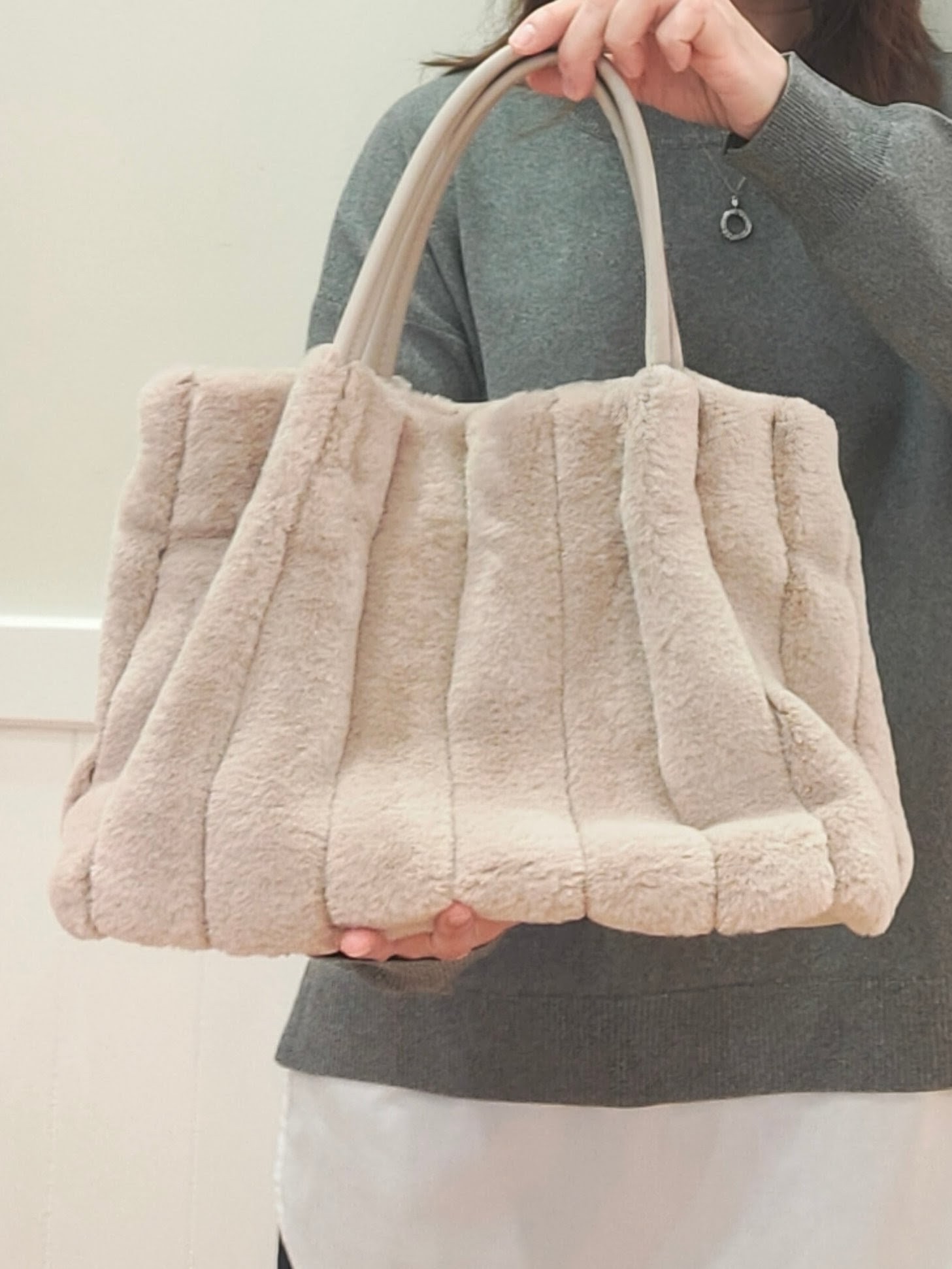 NMさんの「SHOO･LA･RUE｜【S-LL】着るだけできまる シャツレイヤード風 スポンディッシュニット」を使ったコーディネート