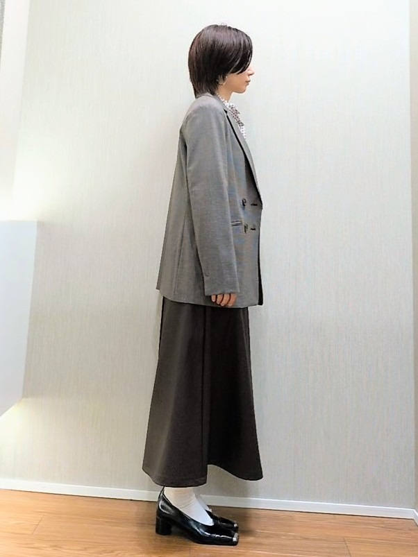 ミズタさんの「UNTITLED｜【セットアップ可/秋羽織り/お仕事スーツ】ウールブレンドダブルジャケット」を使ったコーディネート