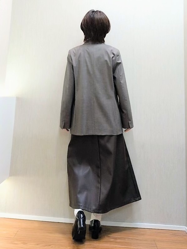ミズタさんの「UNTITLED｜【セットアップ可/秋羽織り/お仕事スーツ】ウールブレンドダブルジャケット」を使ったコーディネート