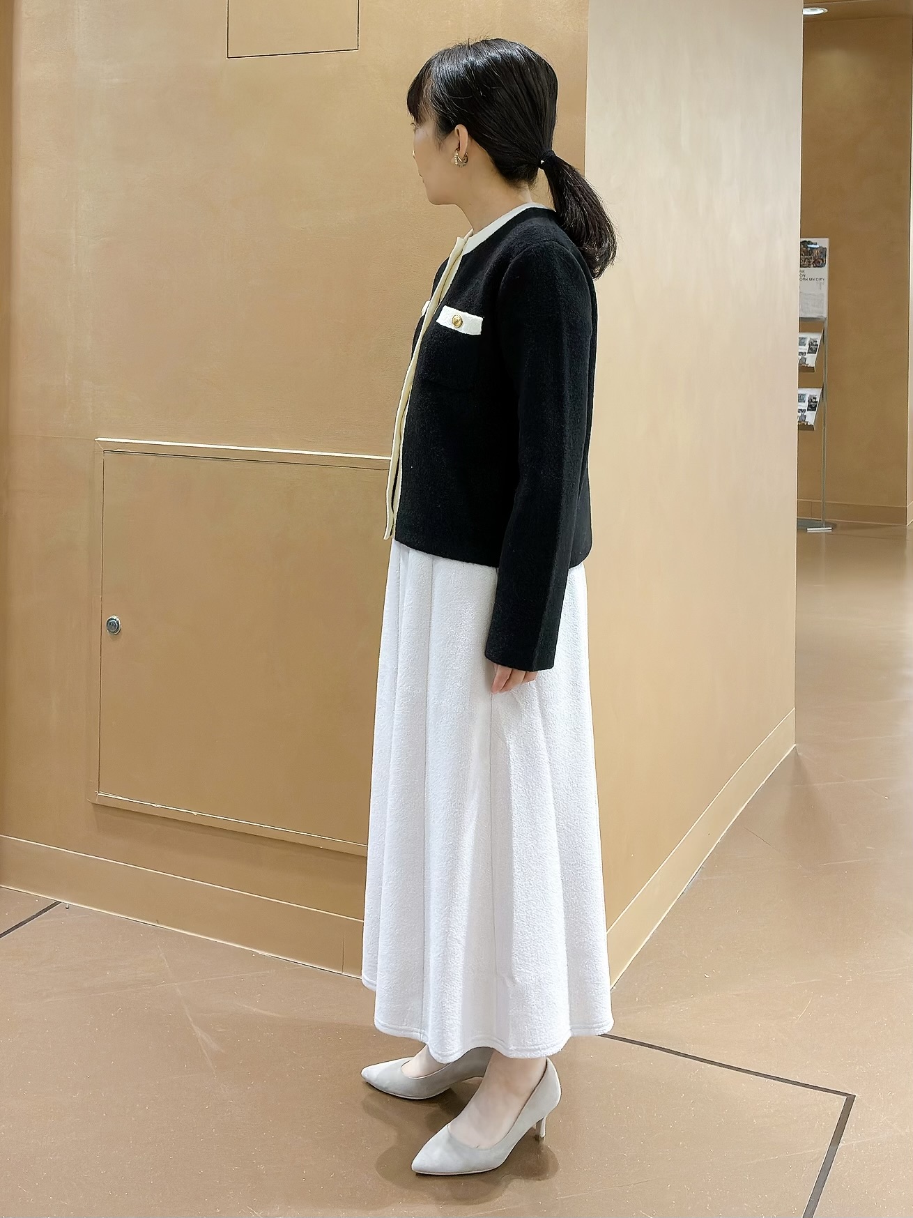 hattoriさんの「INDIVI｜【軽やか】ブークレニットジャケット」を使ったコーディネート