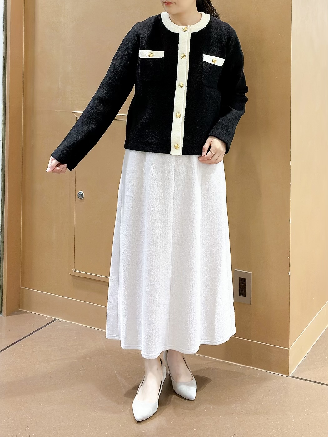 hattoriさんの「INDIVI｜【軽やか】ブークレニットジャケット」を使ったコーディネート