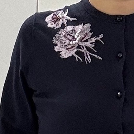 hIさんの「COUP DE CHANCE｜【SS～Lサイズ展開/手刺繍】クラフトカーディガン」を使ったコーディネート