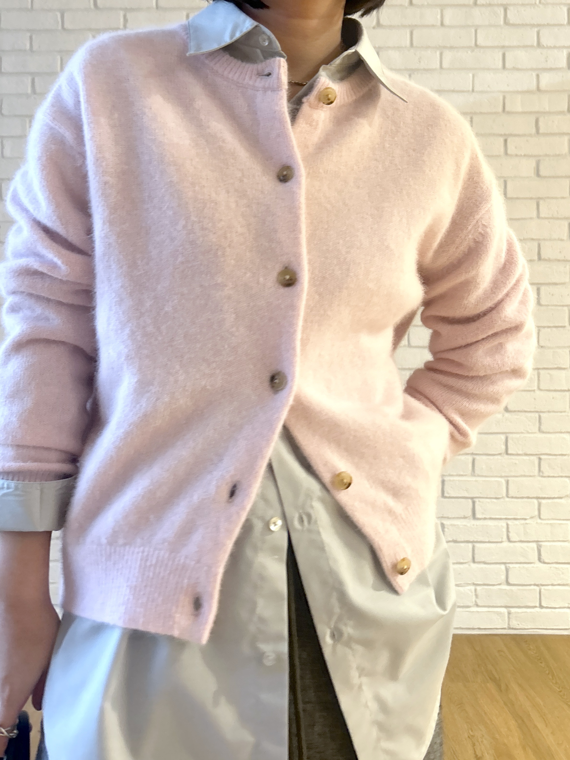 Hirokaさんの「Dessin｜【洗える/オンオフ着られる】袖裏ワンポイント刺繍 オーバーシャツ」を使ったコーディネート