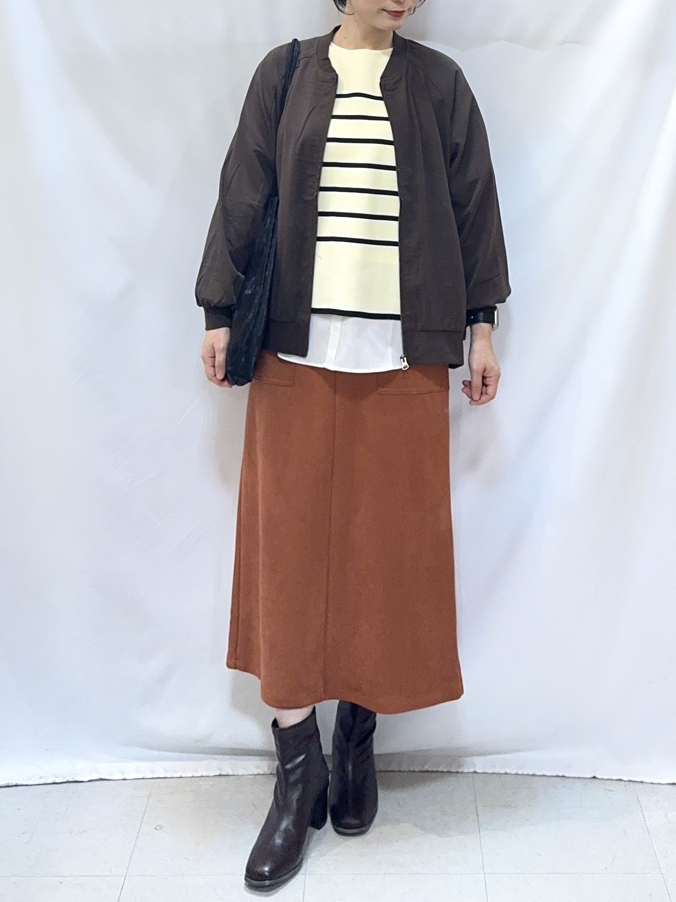 𝐇𝐢𝐫𝐨𝐦𝐢さんの「SHOO･LA･RUE｜【S-LL】洗濯後しわになりにくい 麻調リブブルゾン」を使ったコーディネート