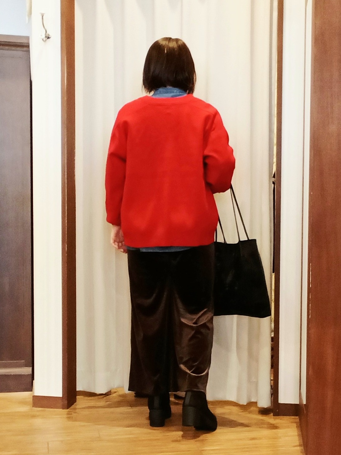 みーあさんの「SHOO･LA･RUE｜【毛玉になりにくい/S-LL/洗濯機可/体型カバー】Vネックゆったりカーディガン」を使ったコーディネート