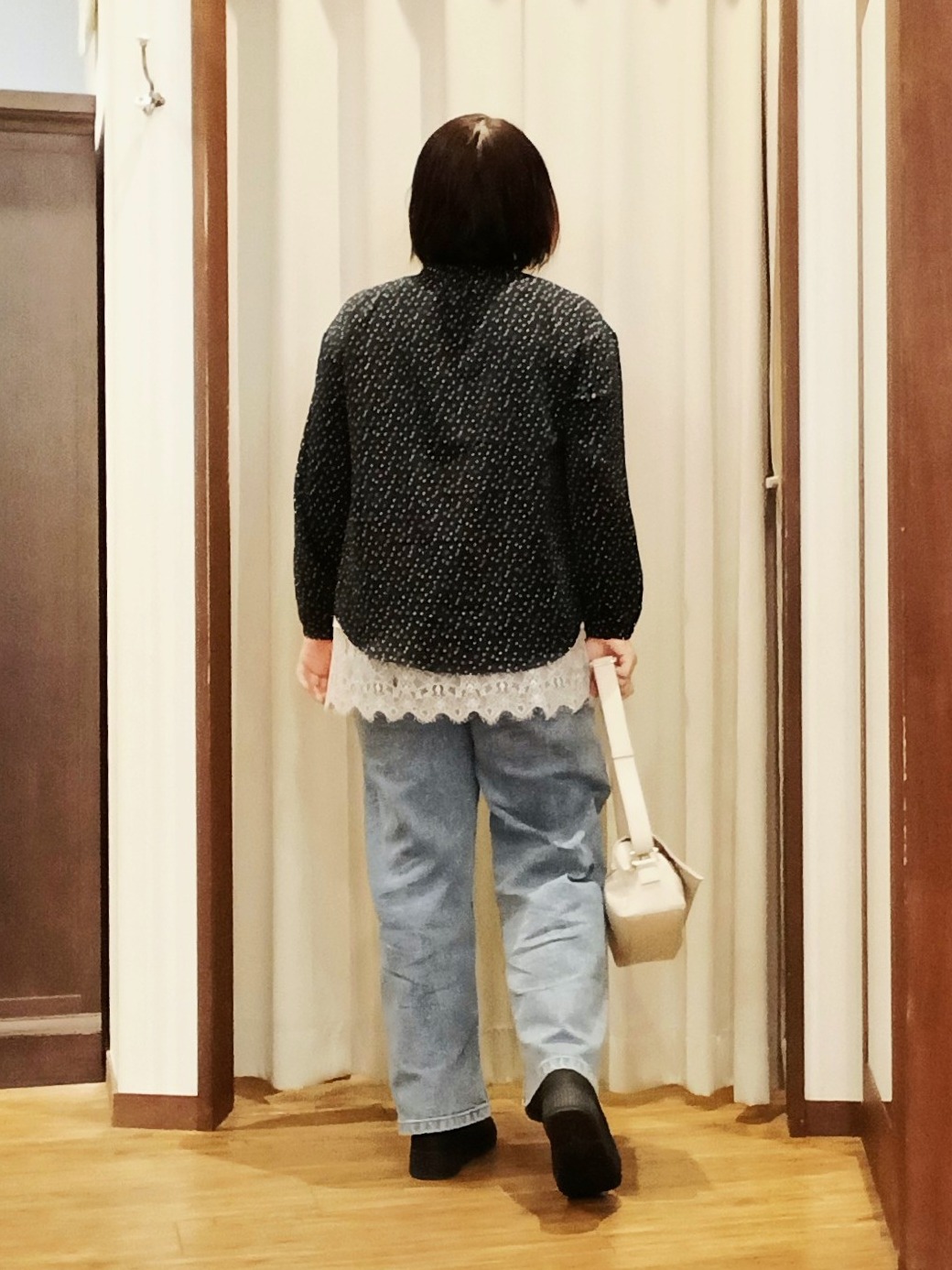 みーあさんの「SHOO･LA･RUE｜【S-LL/洗濯機可】ドットとチェック柄が目を惹く 柄アソート釦ブラウス」を使ったコーディネート