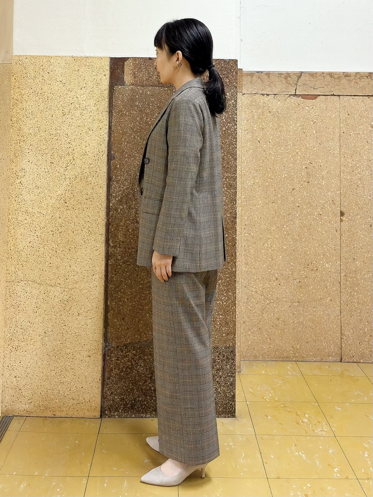 hattoriさんの「INDIVI｜【選べる6色／ストレッチ◎】きれいめドルマンスリーブニット」を使ったコーディネート