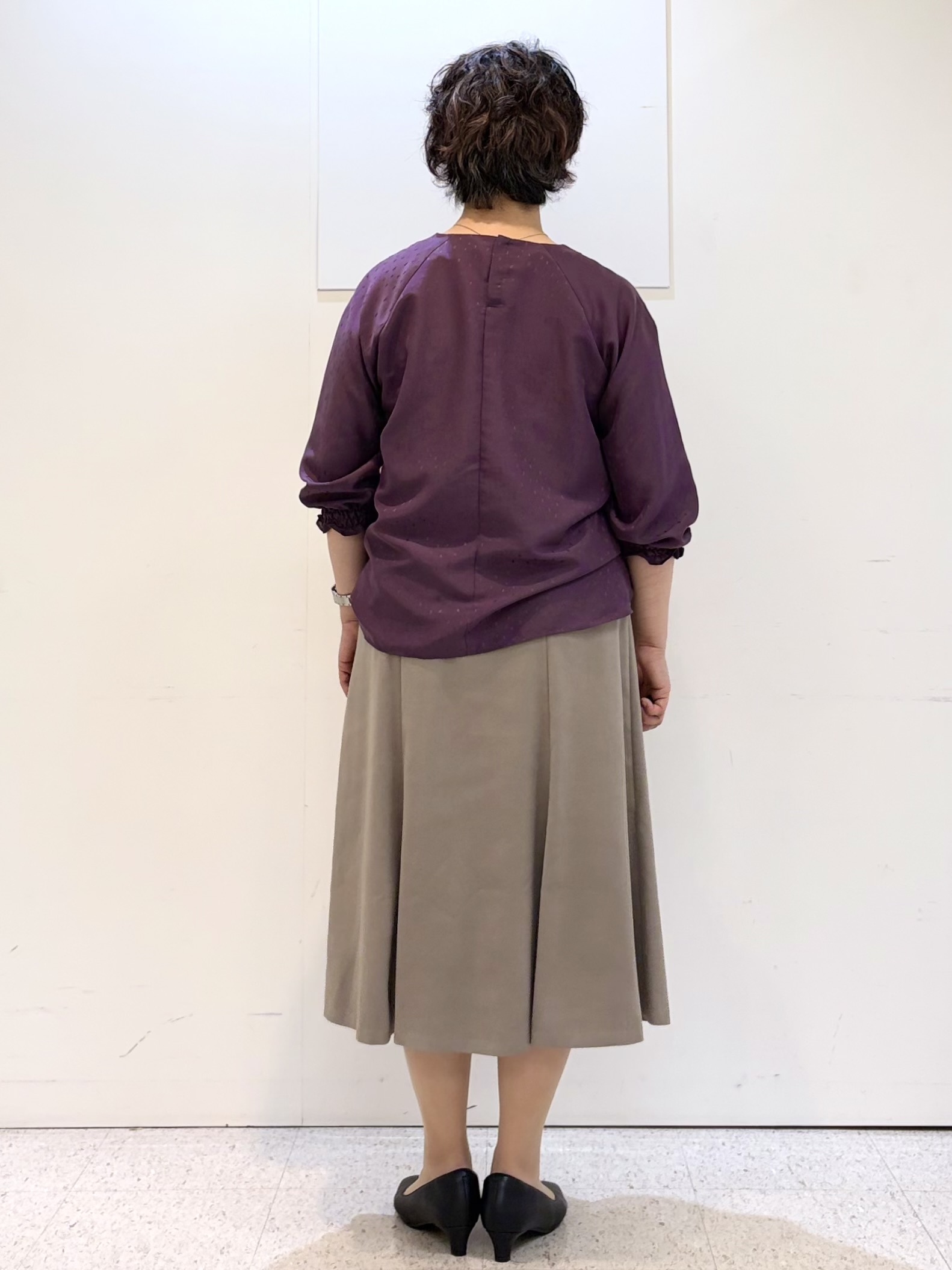ヤスコさんの「Reflect｜タックデザイン ラグランスリーブブラウス」を使ったコーディネート