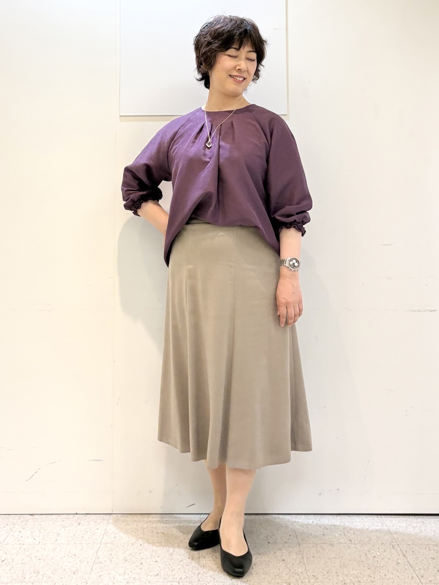 ヤスコさんの「Reflect｜タックデザイン ラグランスリーブブラウス」を使ったコーディネート