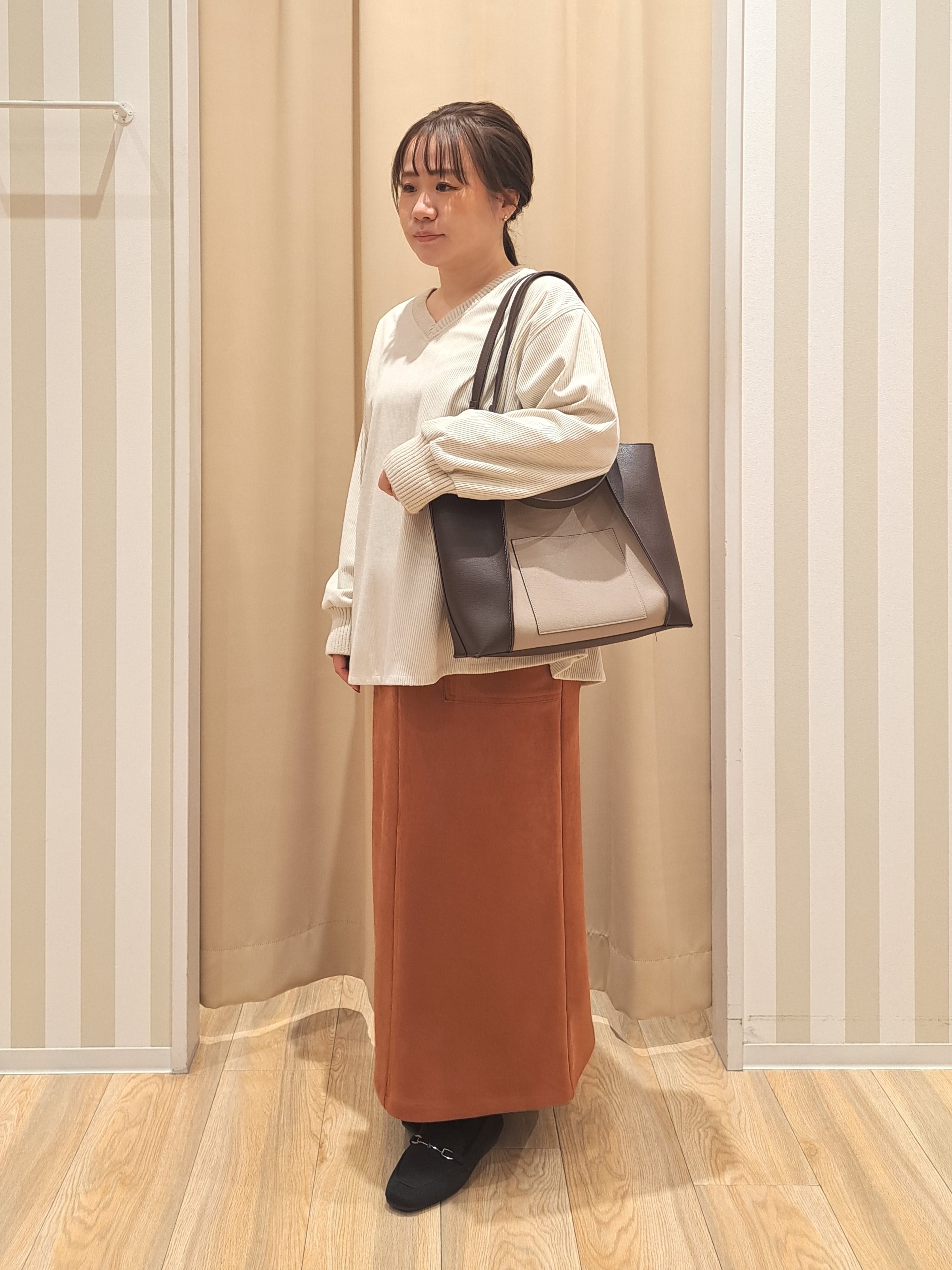 sho*さんの「SHOO･LA･RUE｜【S-LL/洗濯機可/前後2WAY】大人上品にきまる コーデュロイトップス」を使ったコーディネート