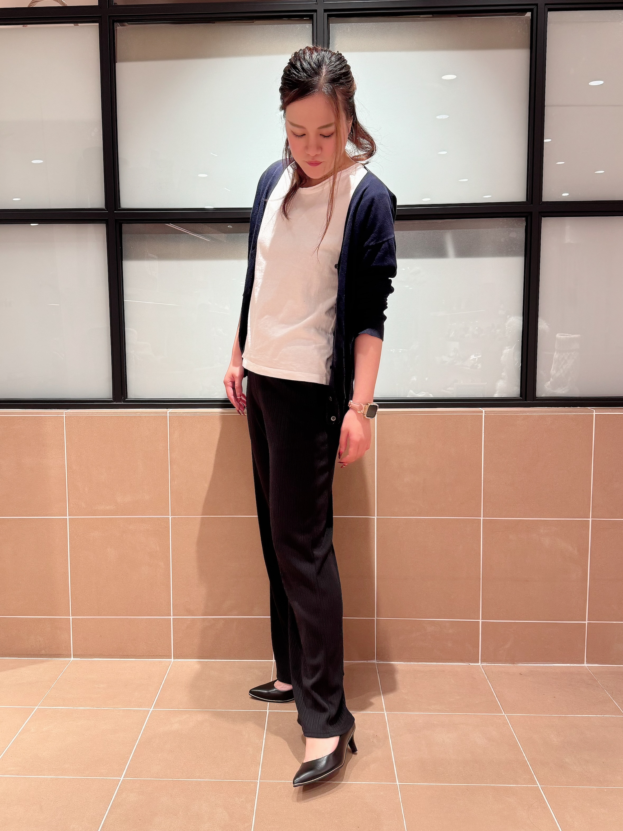 すみれさんの「ESPERANZA｜【レイン対応/12時間パンプス】約5.5cm　歩きやすくて疲れにくい」を使ったコーディネート