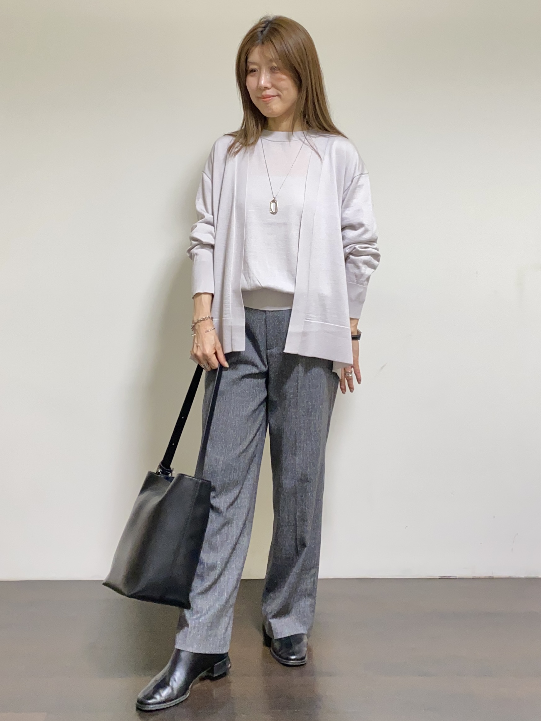 tomoさんの「UNTITLED｜【アンサンブル可/秋羽織り/通勤】シルクウールカシミヤカーディガン」を使ったコーディネート