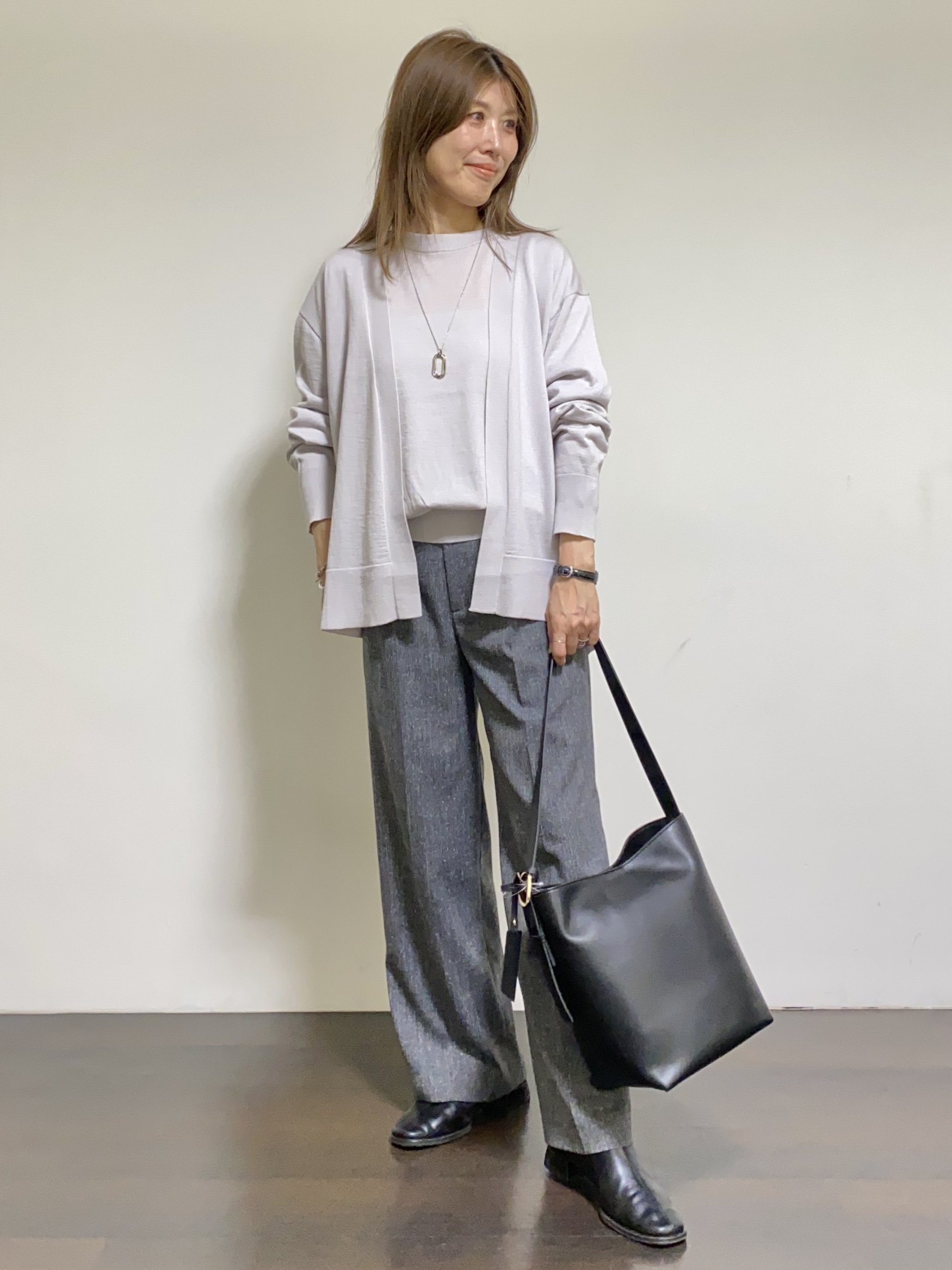 tomoさんの「UNTITLED｜【アンサンブル可/秋羽織り/通勤】シルクウールカシミヤカーディガン」を使ったコーディネート
