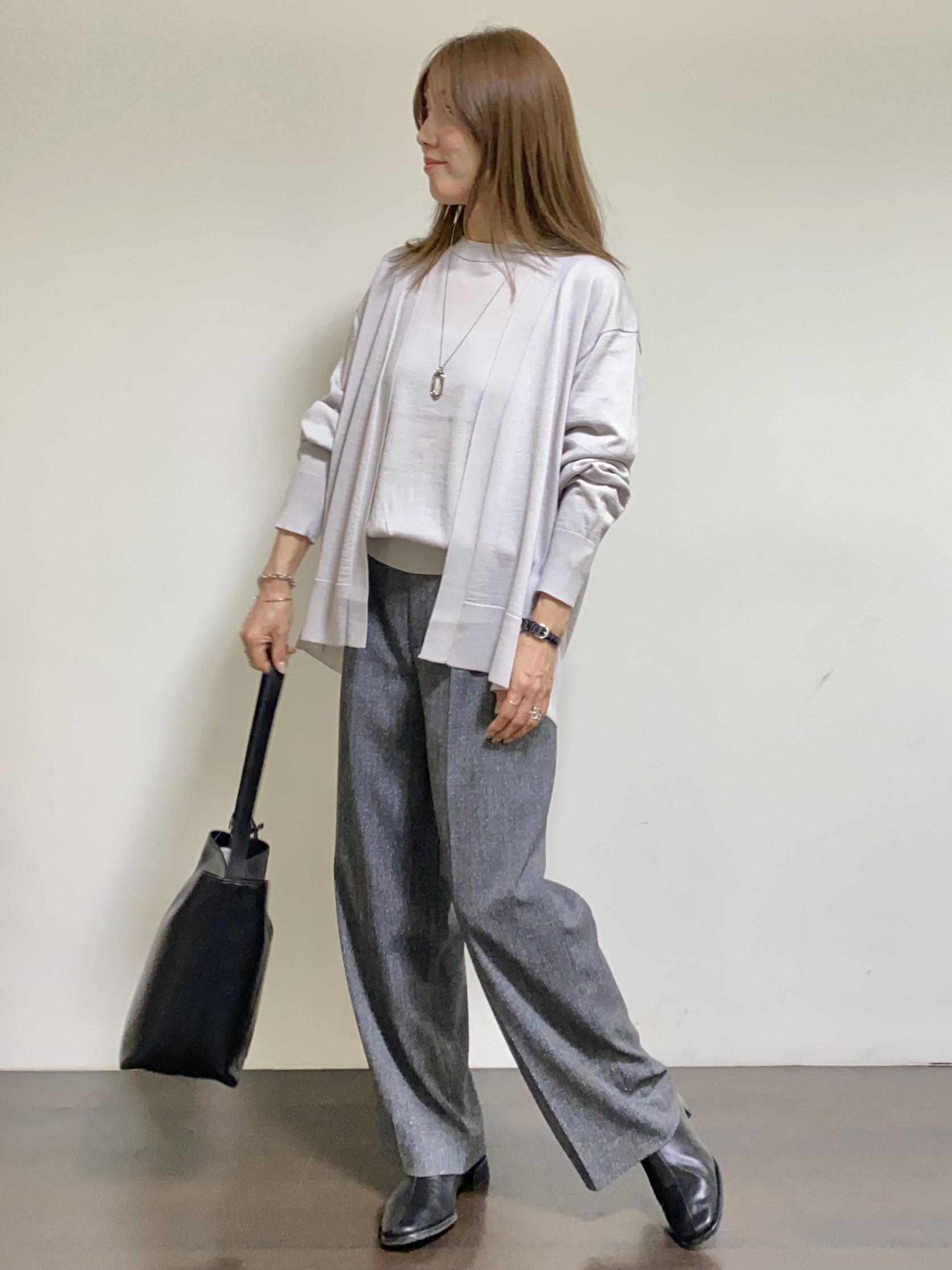 tomoさんの「UNTITLED｜【アンサンブル可/秋羽織り/通勤】シルクウールカシミヤカーディガン」を使ったコーディネート
