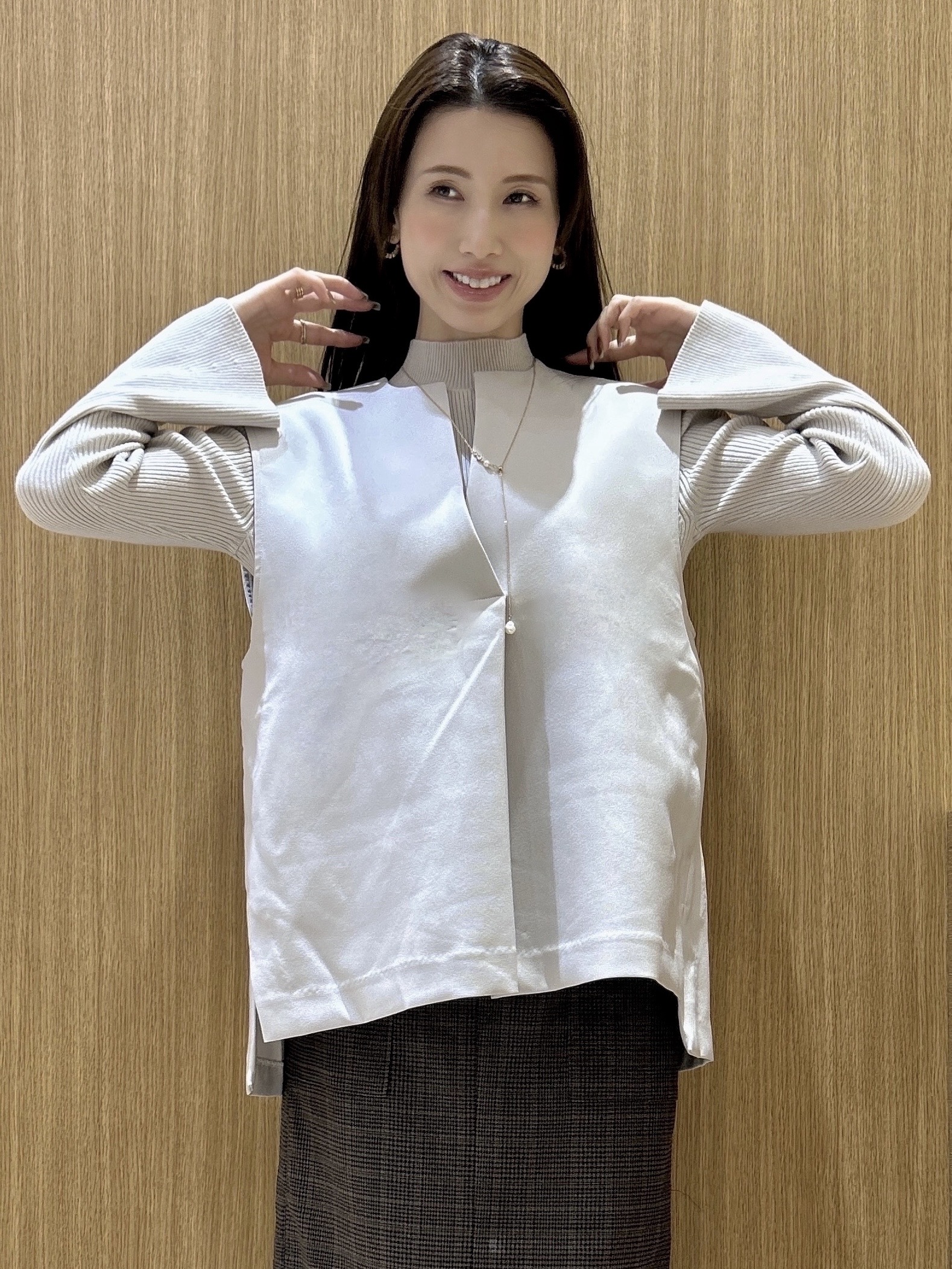 maiさんの「OPAQUE.CLIP｜《ツインセット》Vネックベスト&times;ハイネックリブニット【洗濯機OK】」を使ったコーディネート