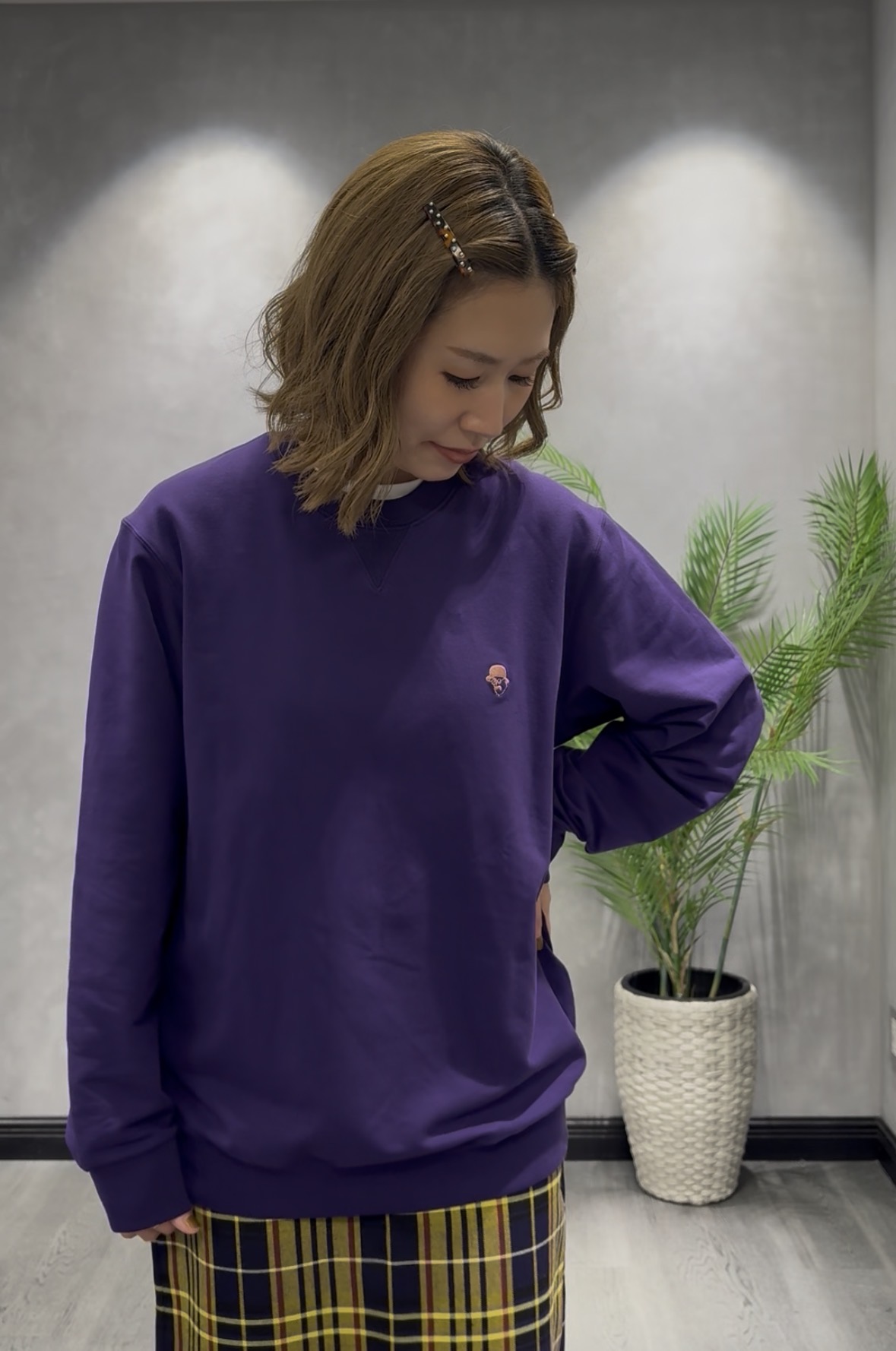 s___sさんの「TAKEO KIKUCHI｜ワンポイント刺繍 ミニ裏毛 プルオーバージャージ」を使ったコーディネート