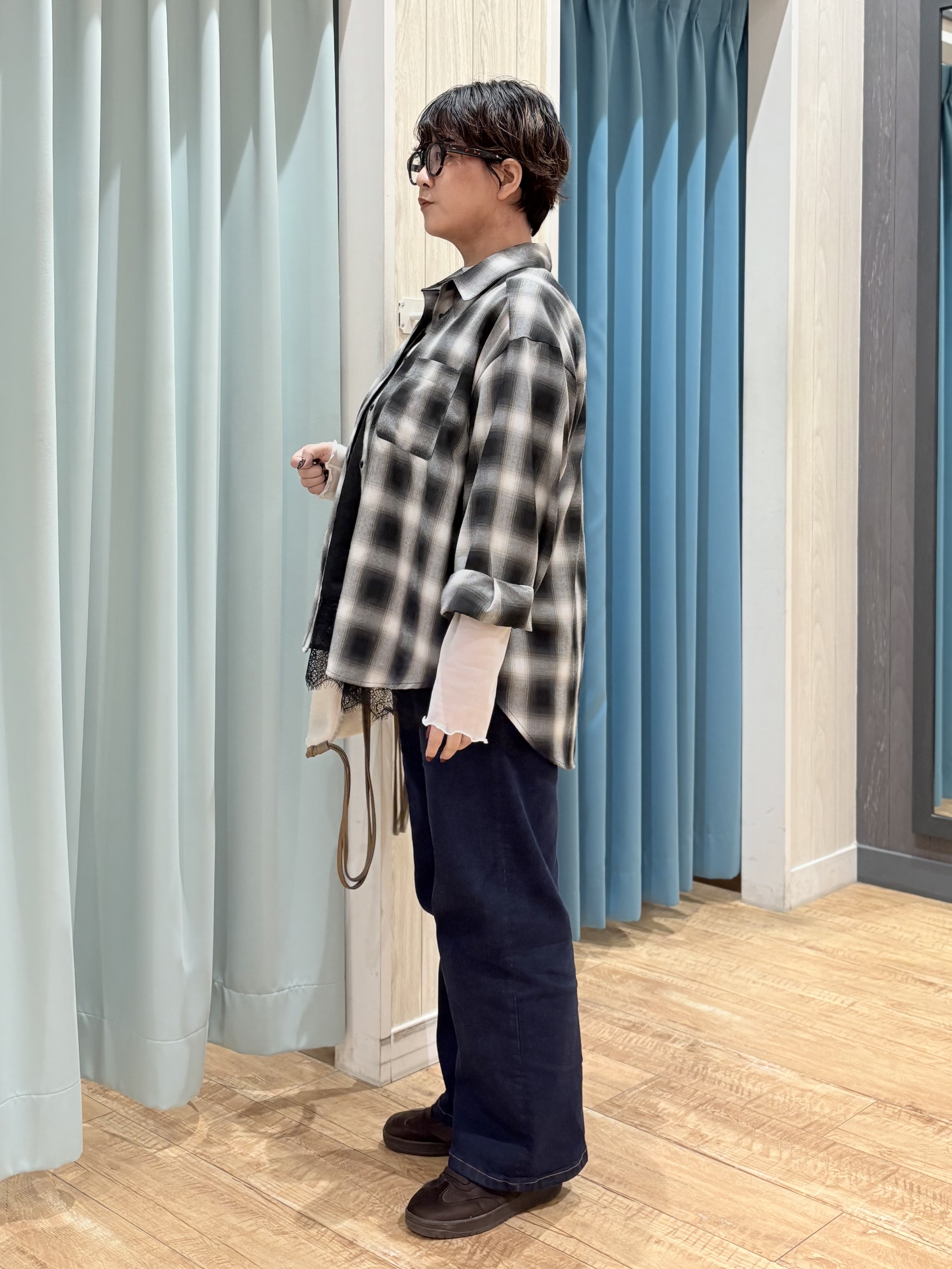 砂糖さんの「SHOO･LA･RUE｜【洗濯後しわになりにくい/S-LL】気分で選ぶ 大人のデイリー使いに ベーシックシャツ」を使ったコーディネート